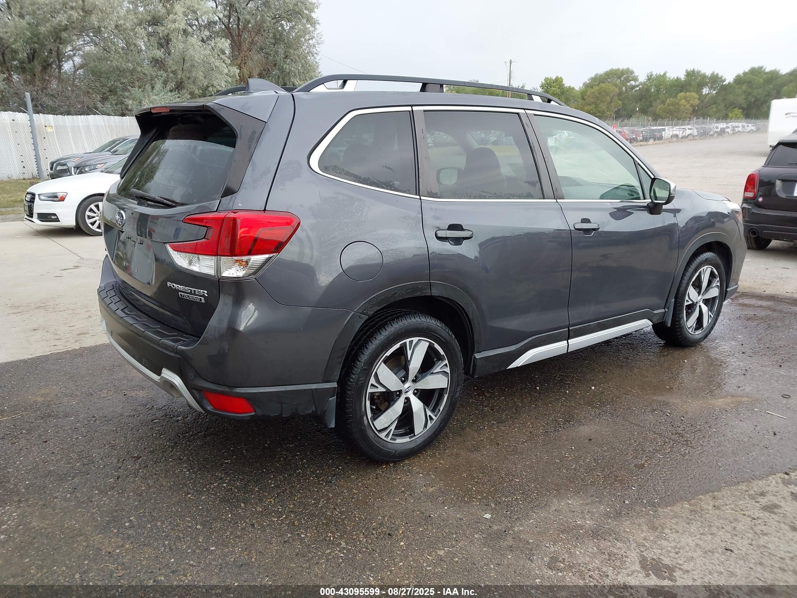 SUBARU FORESTER image 4