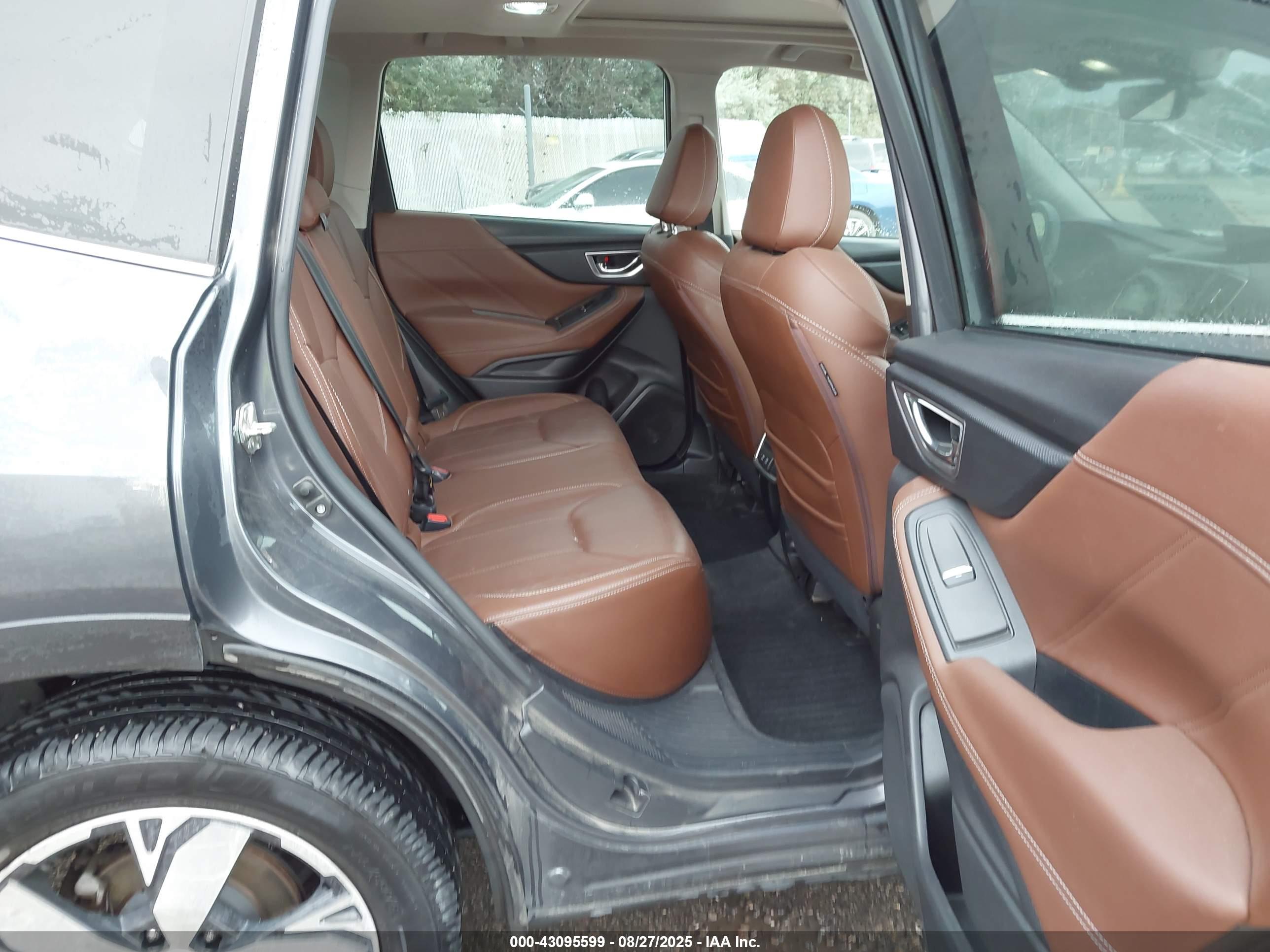 SUBARU FORESTER image 8