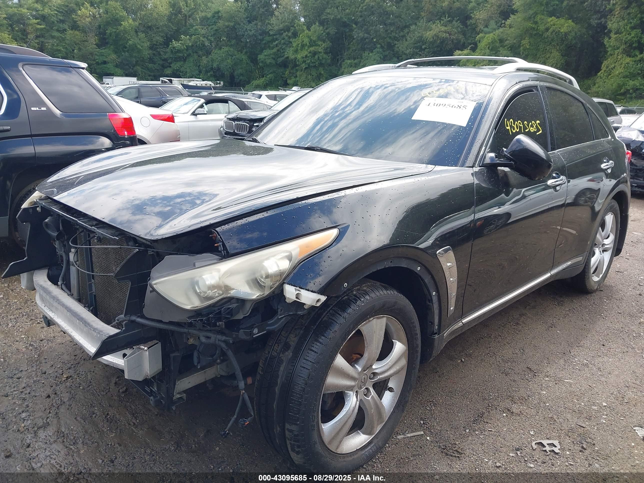 INFINITI FX35 image 2