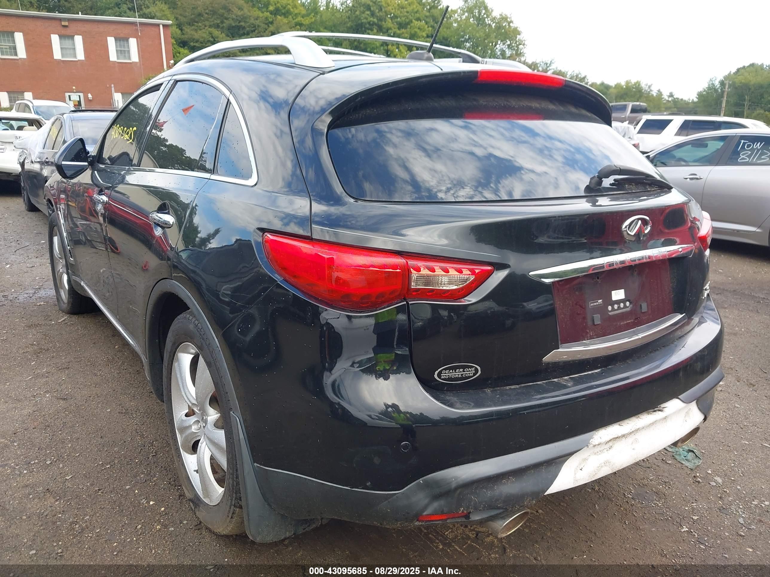INFINITI FX35 image 3