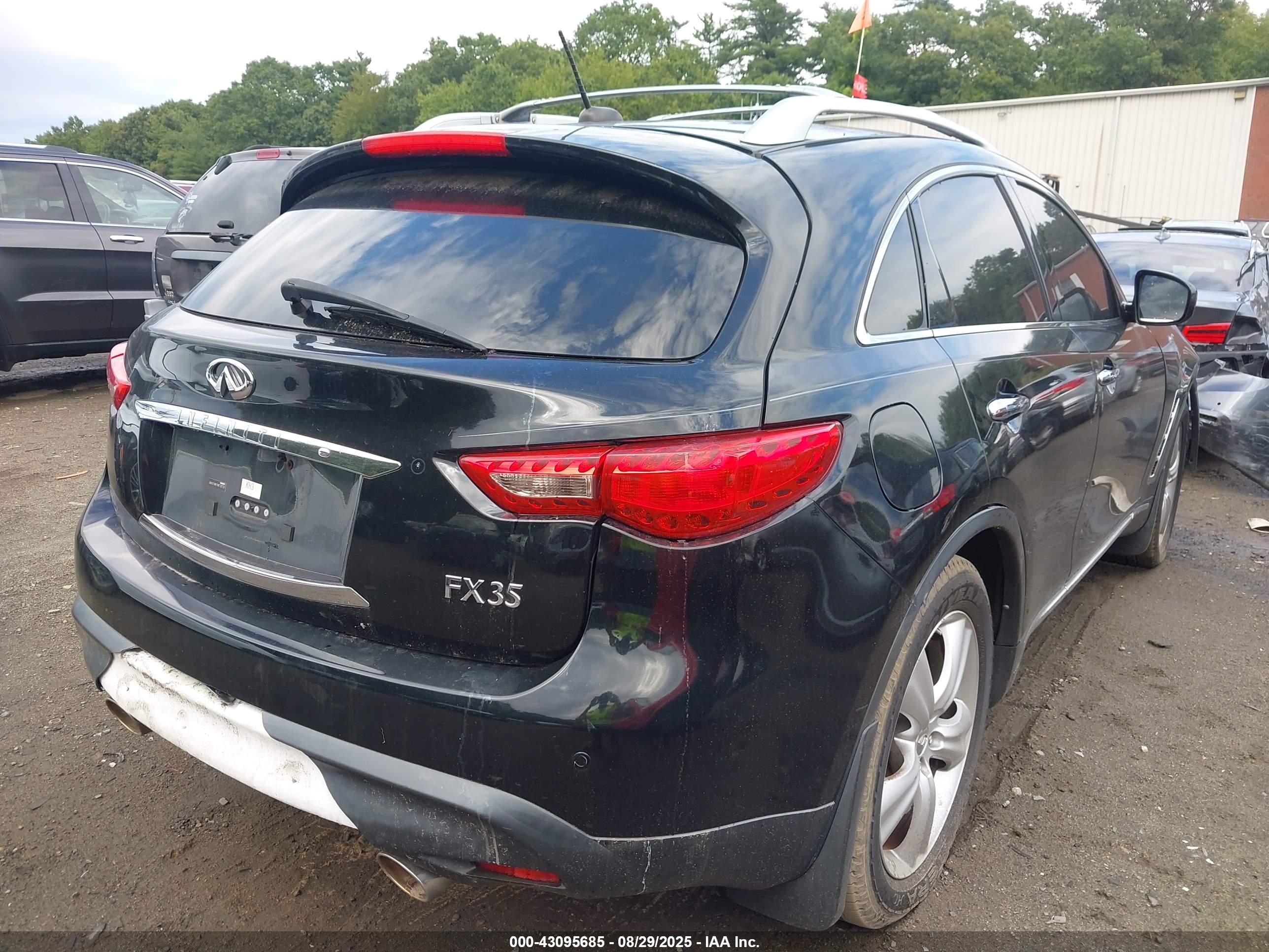 INFINITI FX35 image 4