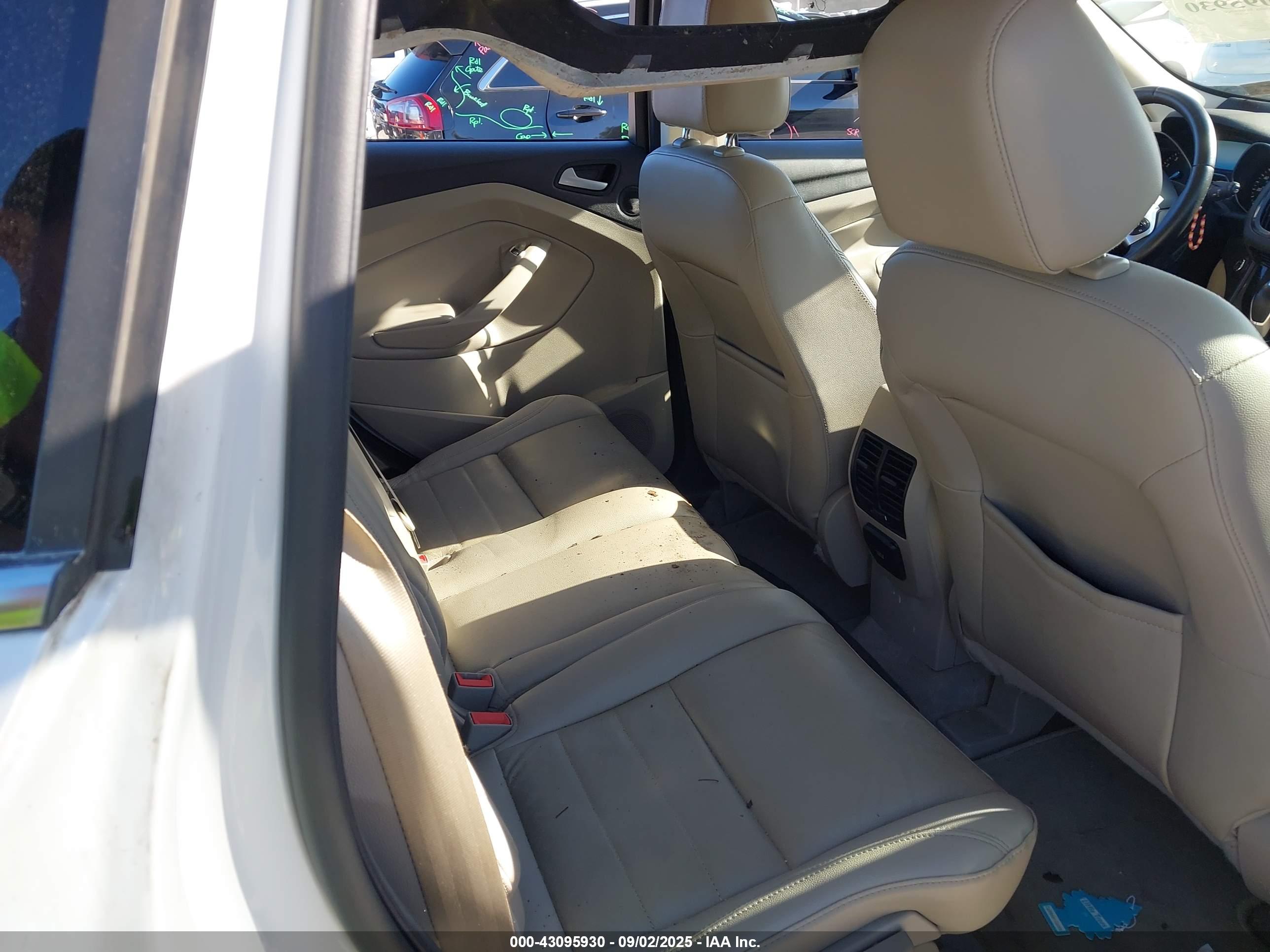 FORD ESCAPE image 8
