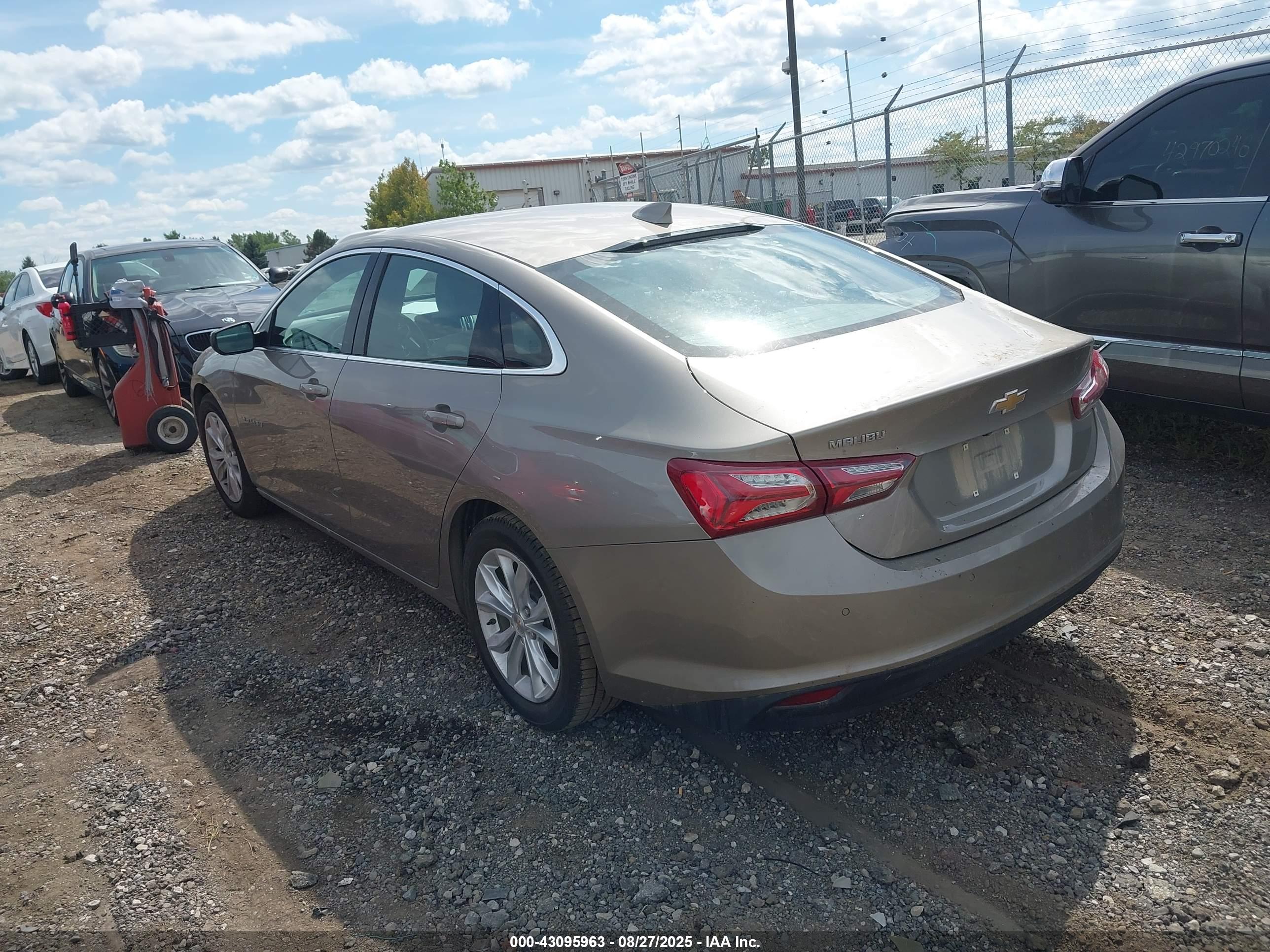 CHEVROLET MALIBU image 3
