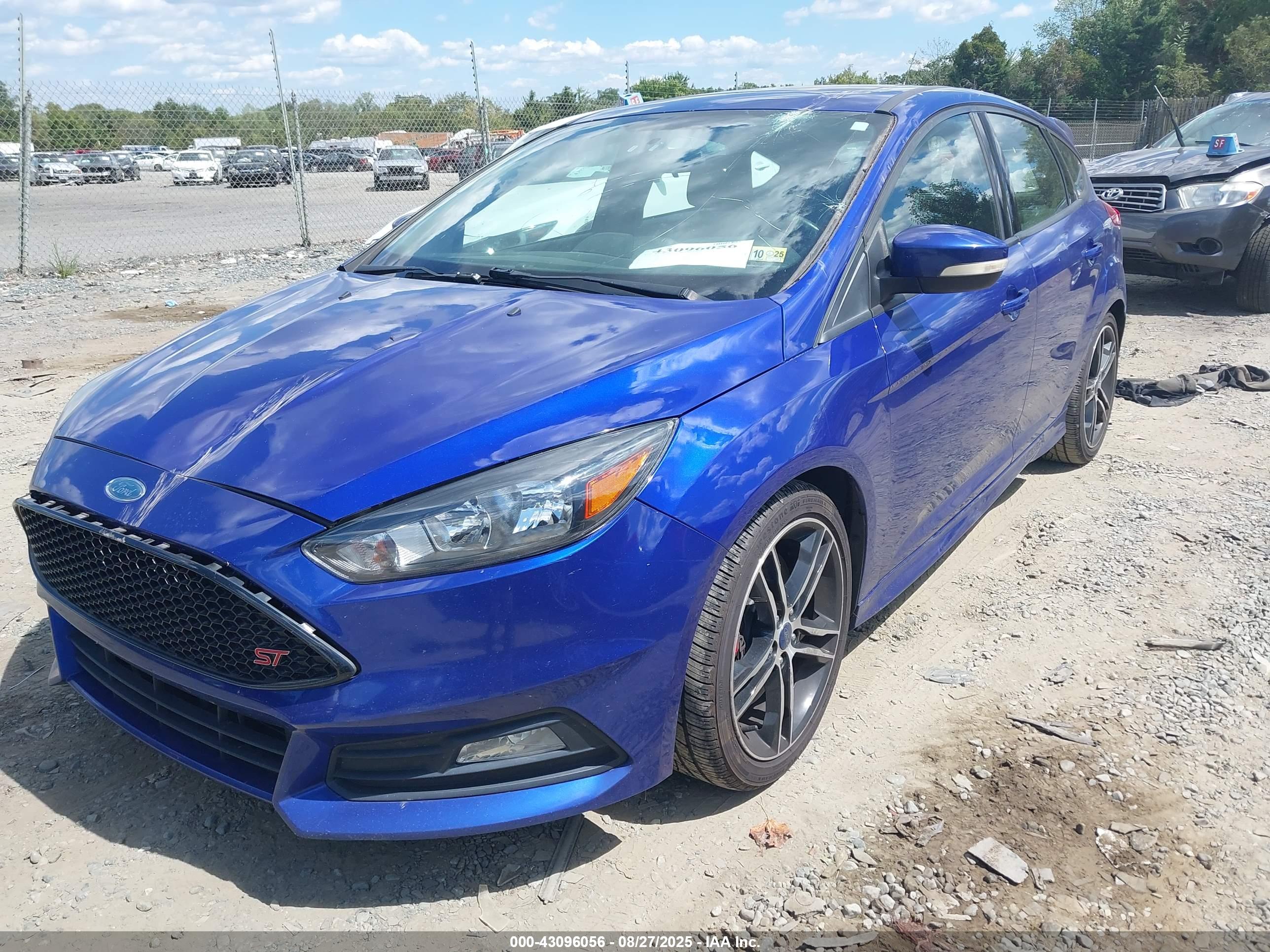 FORD FOCUS image 2