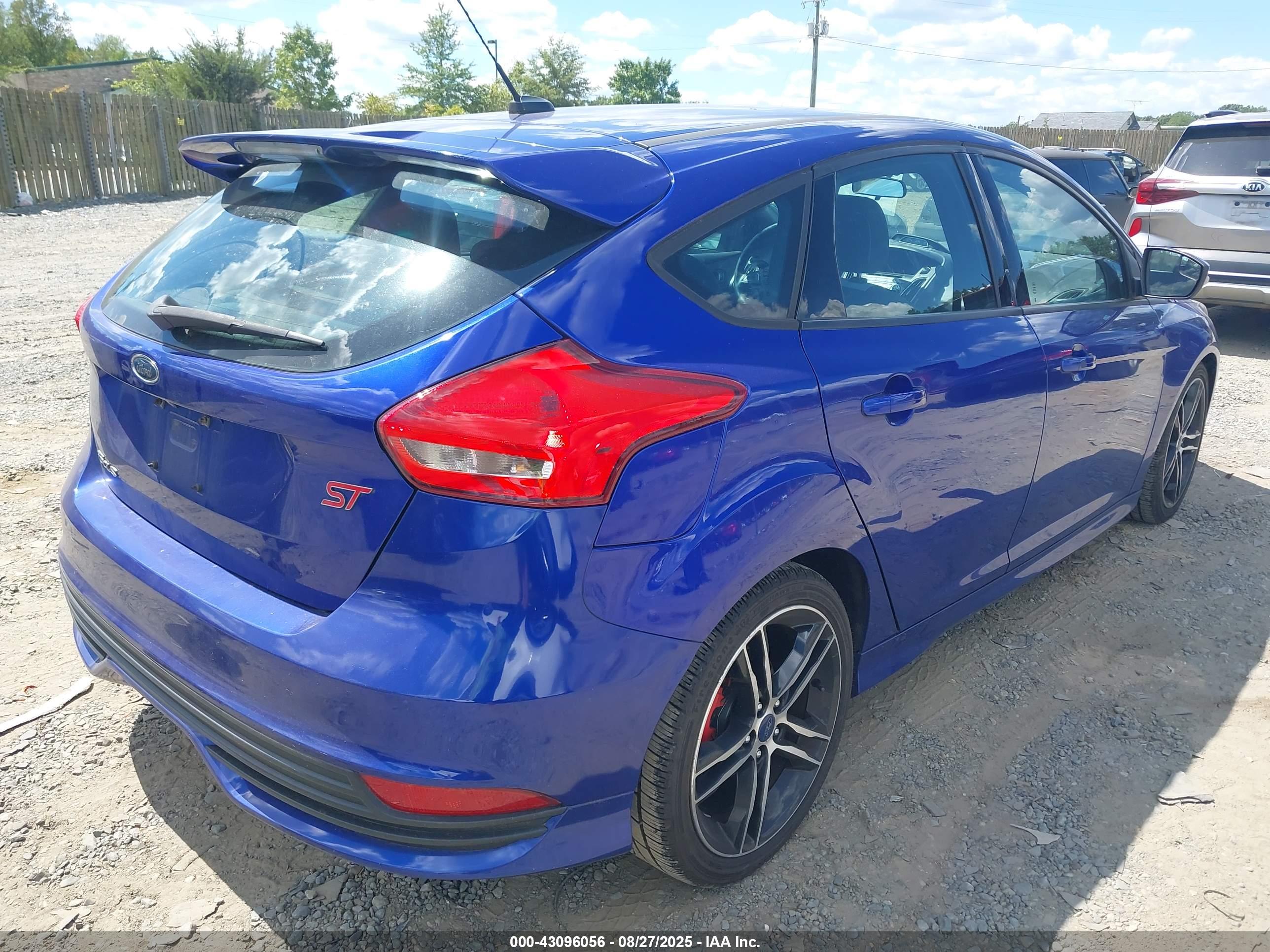 FORD FOCUS image 4