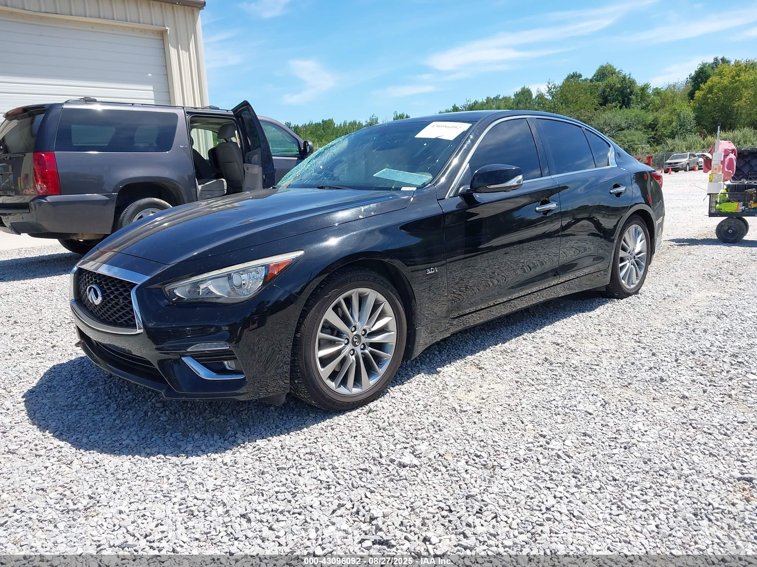INFINITI Q50 image 2