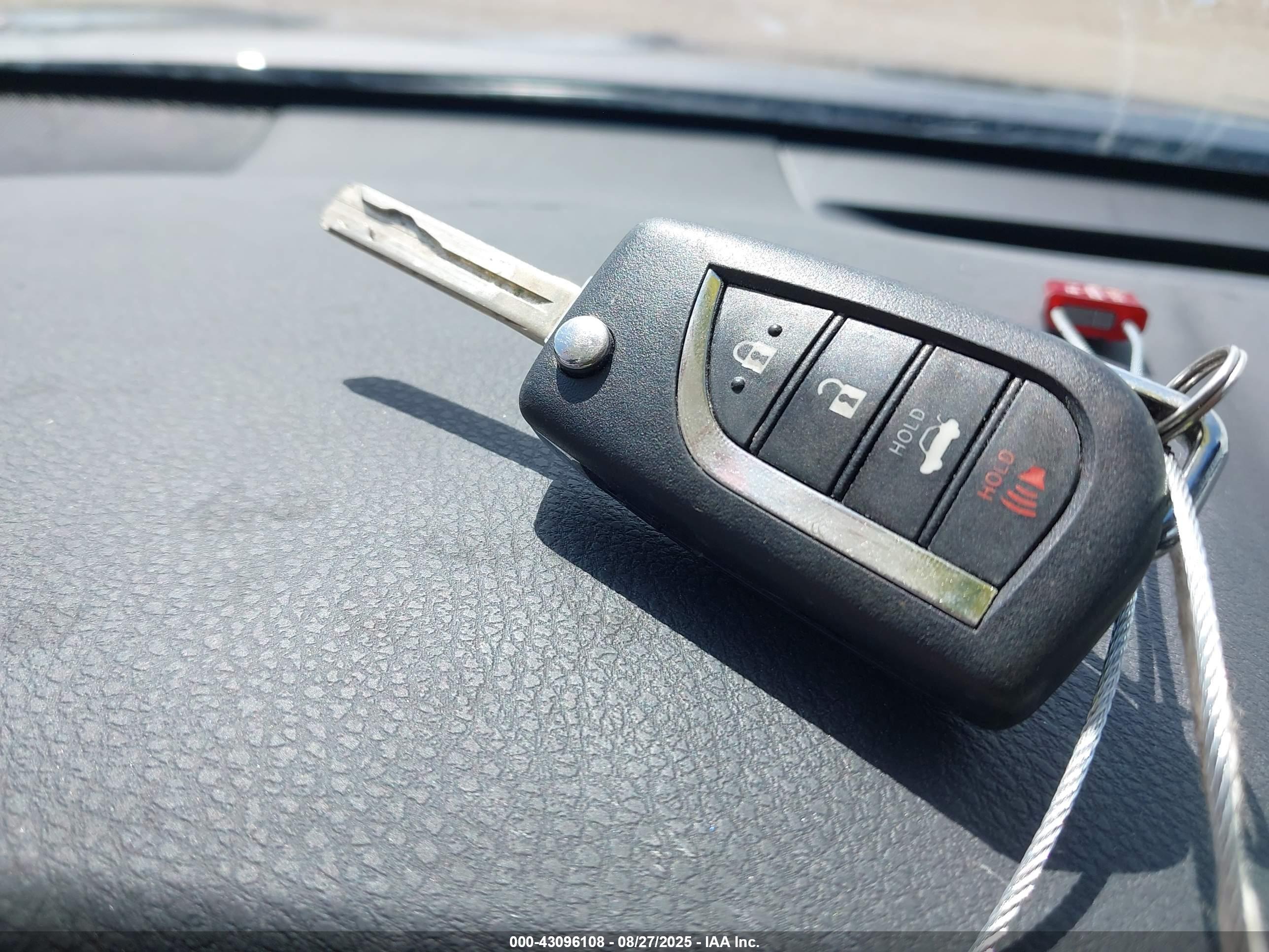 TOYOTA CAMRY image 11