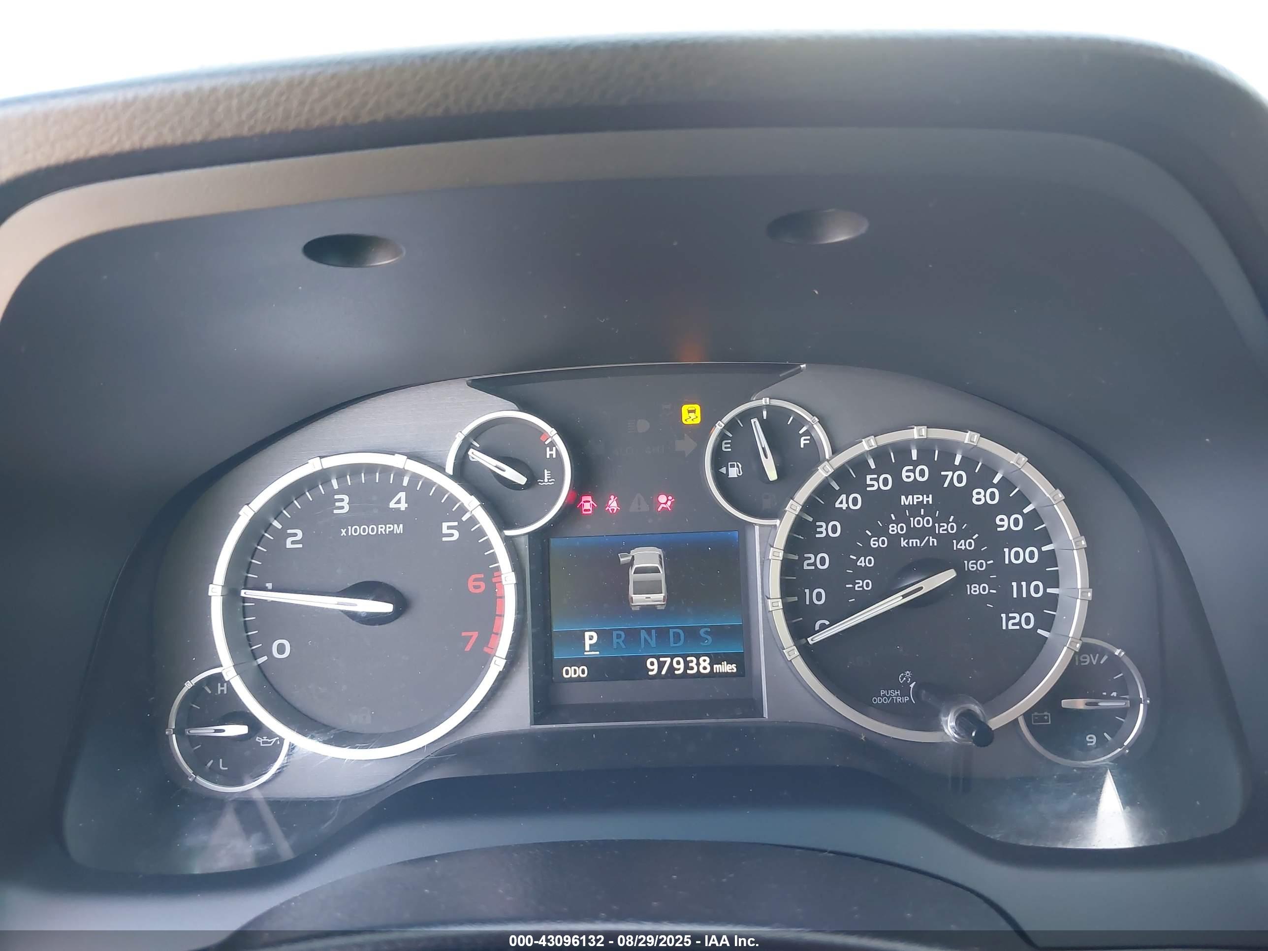 TOYOTA TUNDRA image 7