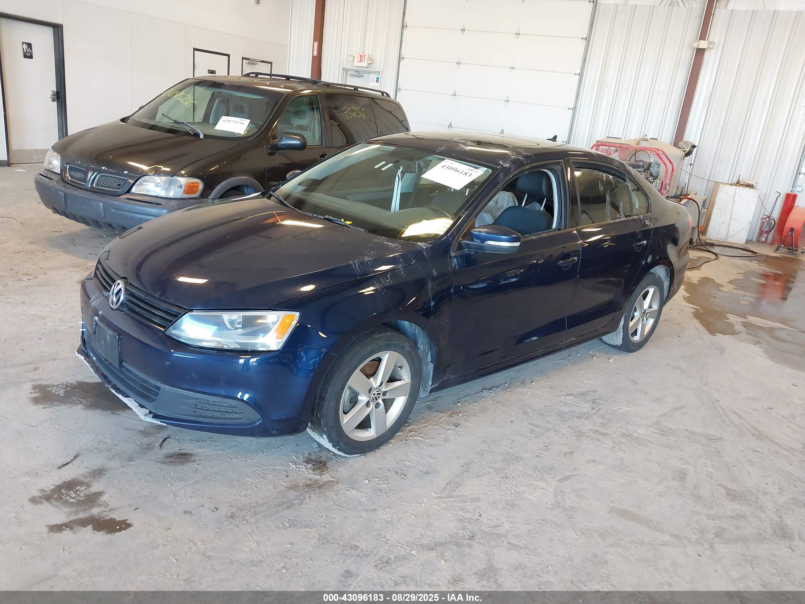 VOLKSWAGEN JETTA image 2