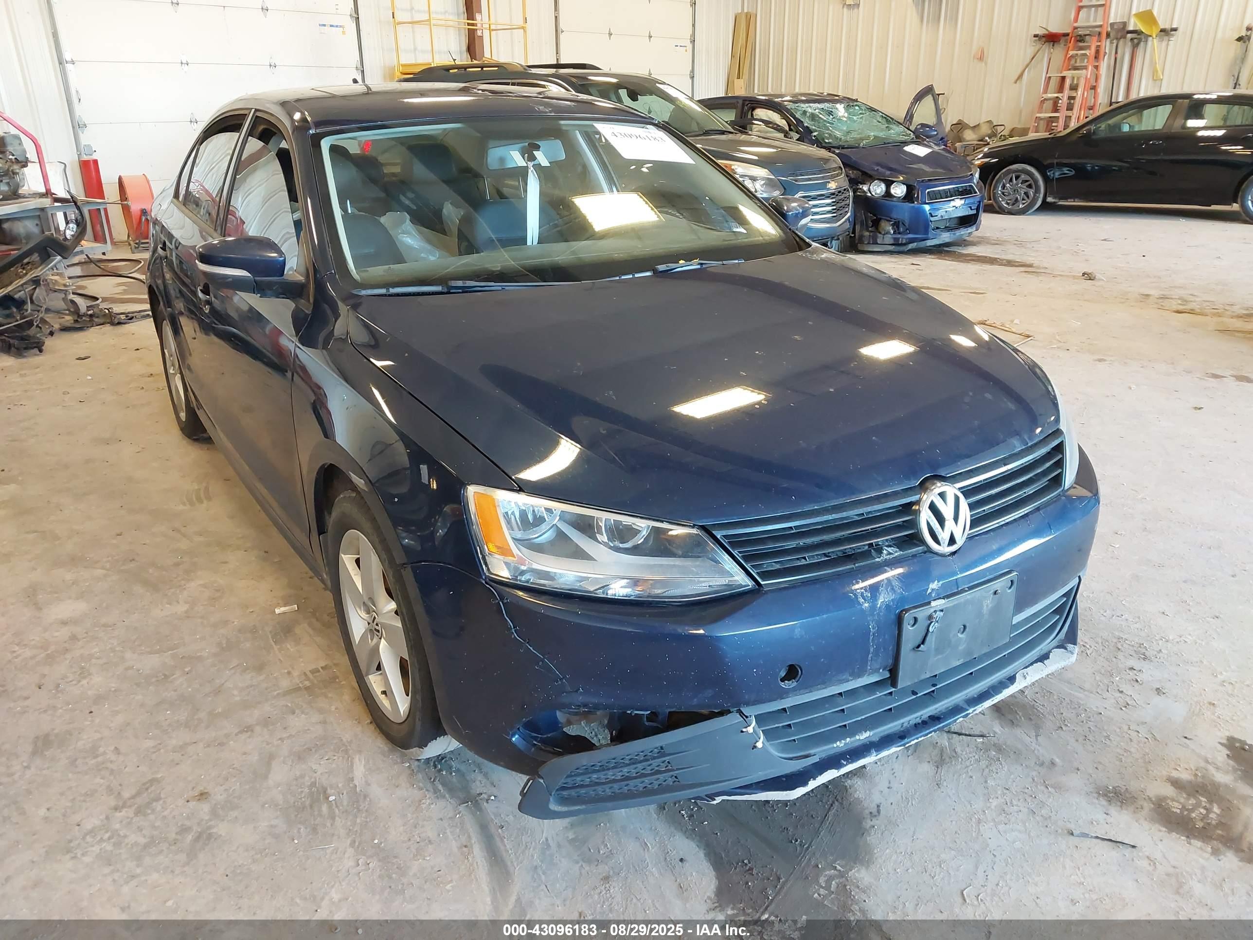 VOLKSWAGEN JETTA image 6