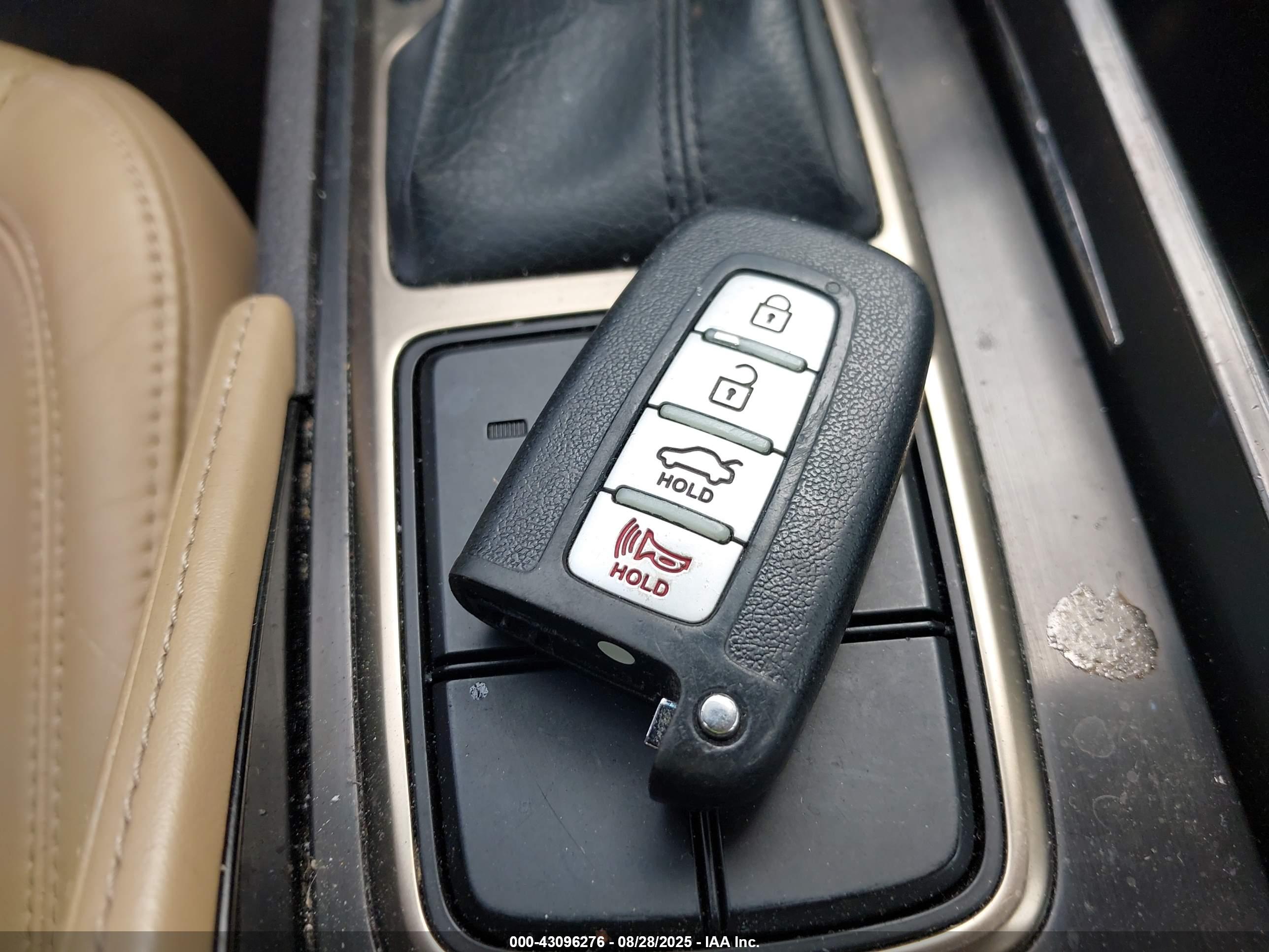 HYUNDAI AZERA image 11