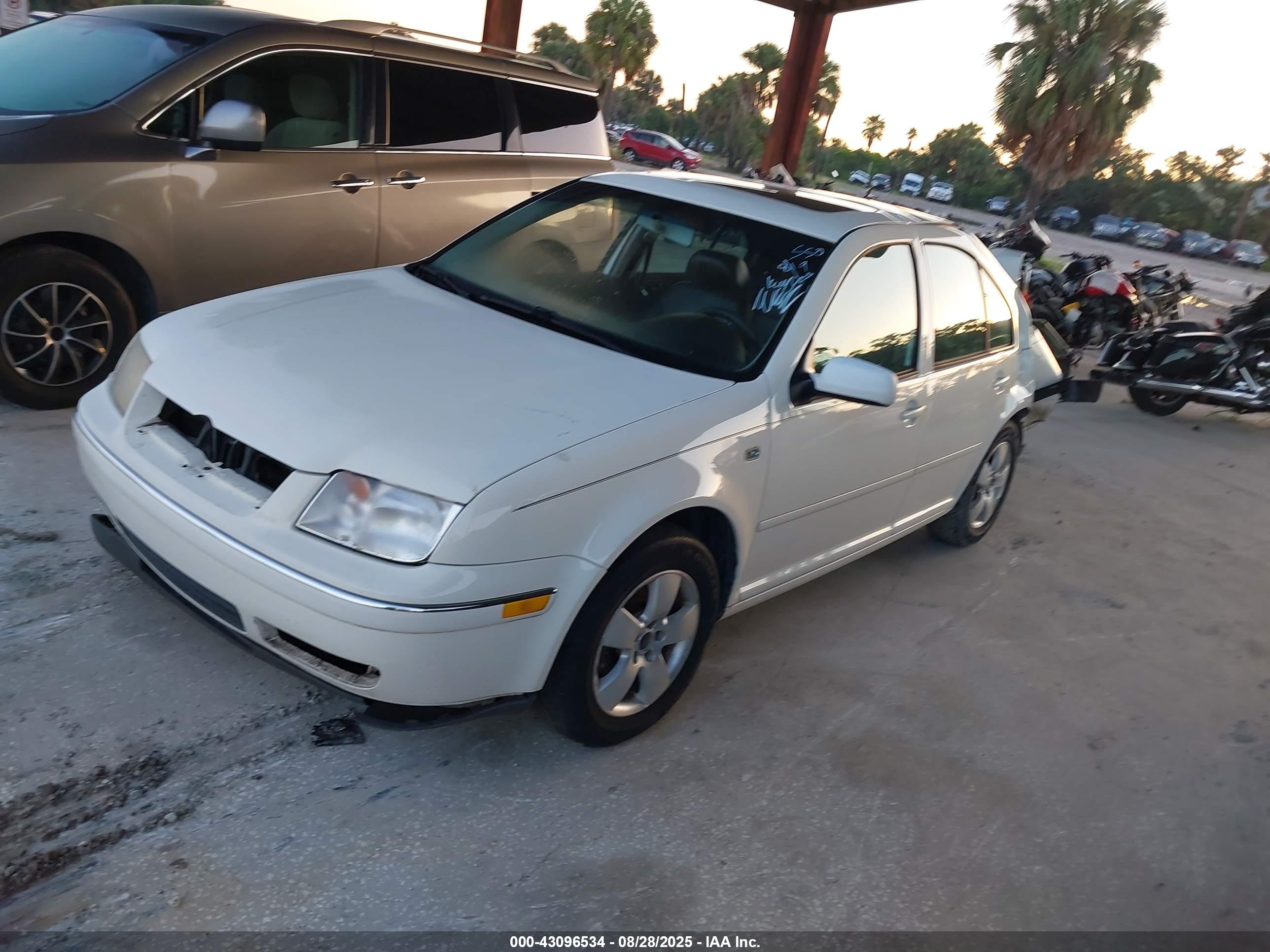 VOLKSWAGEN JETTA image 2