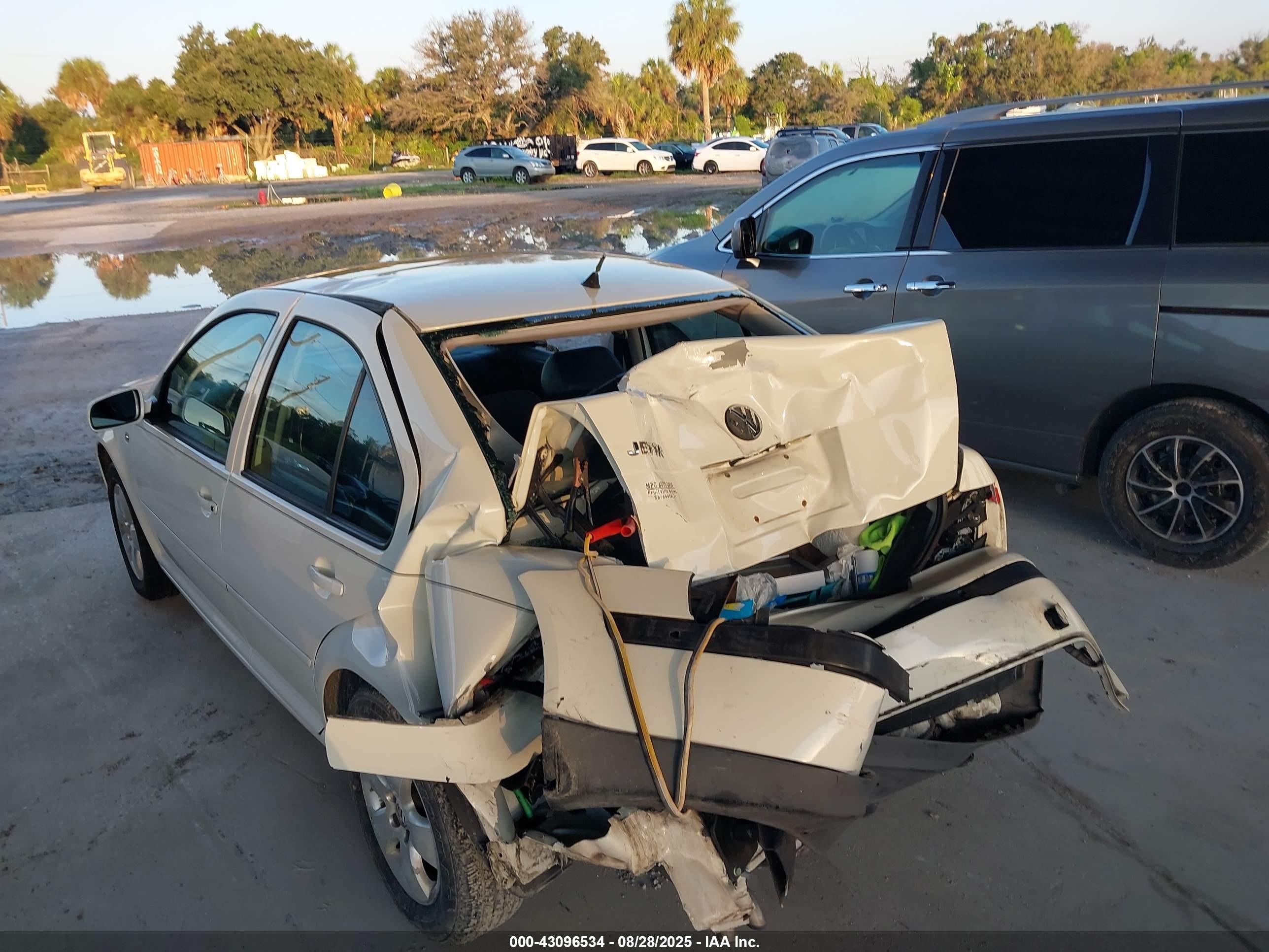 VOLKSWAGEN JETTA image 6