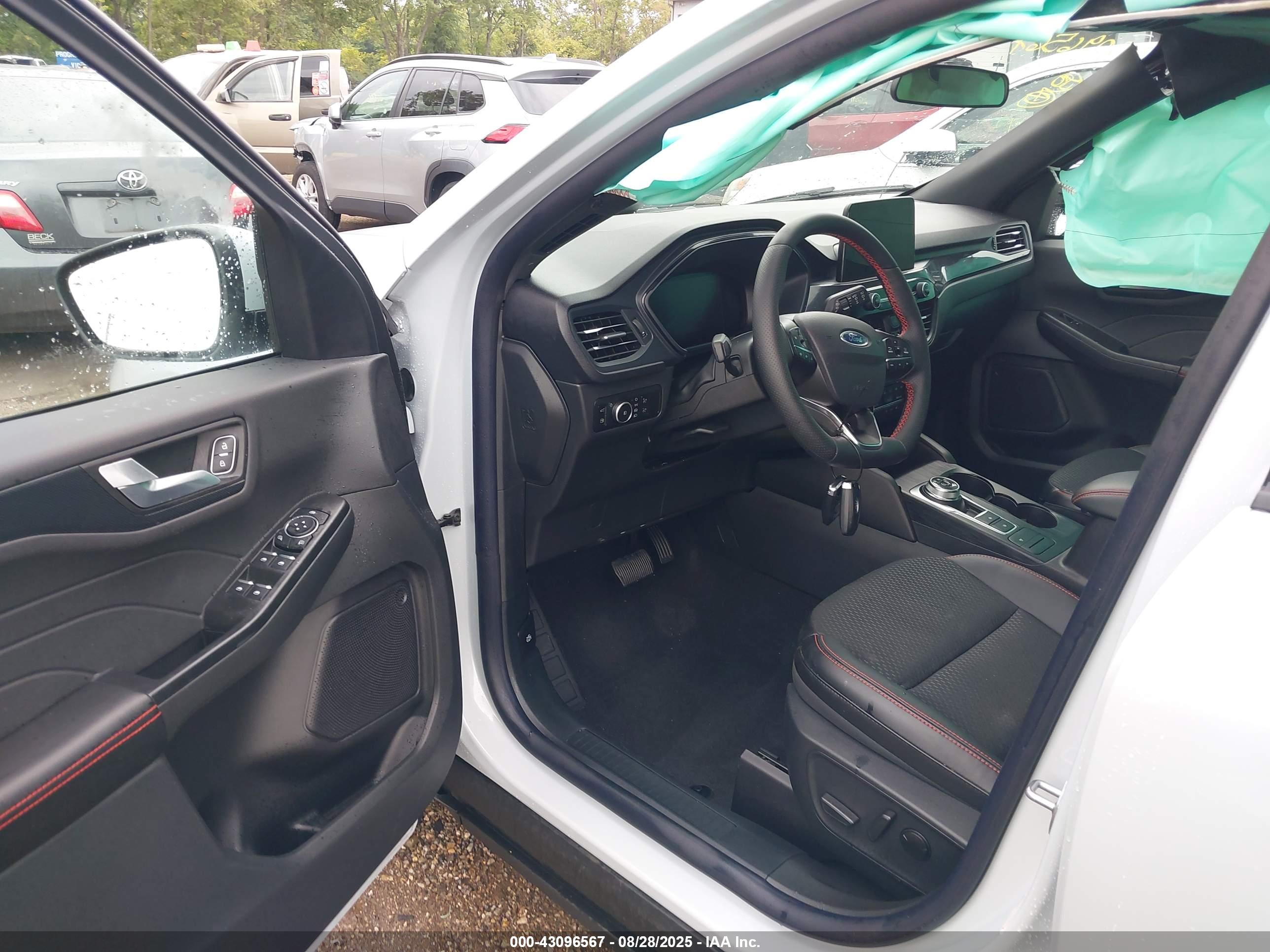 FORD ESCAPE image 5