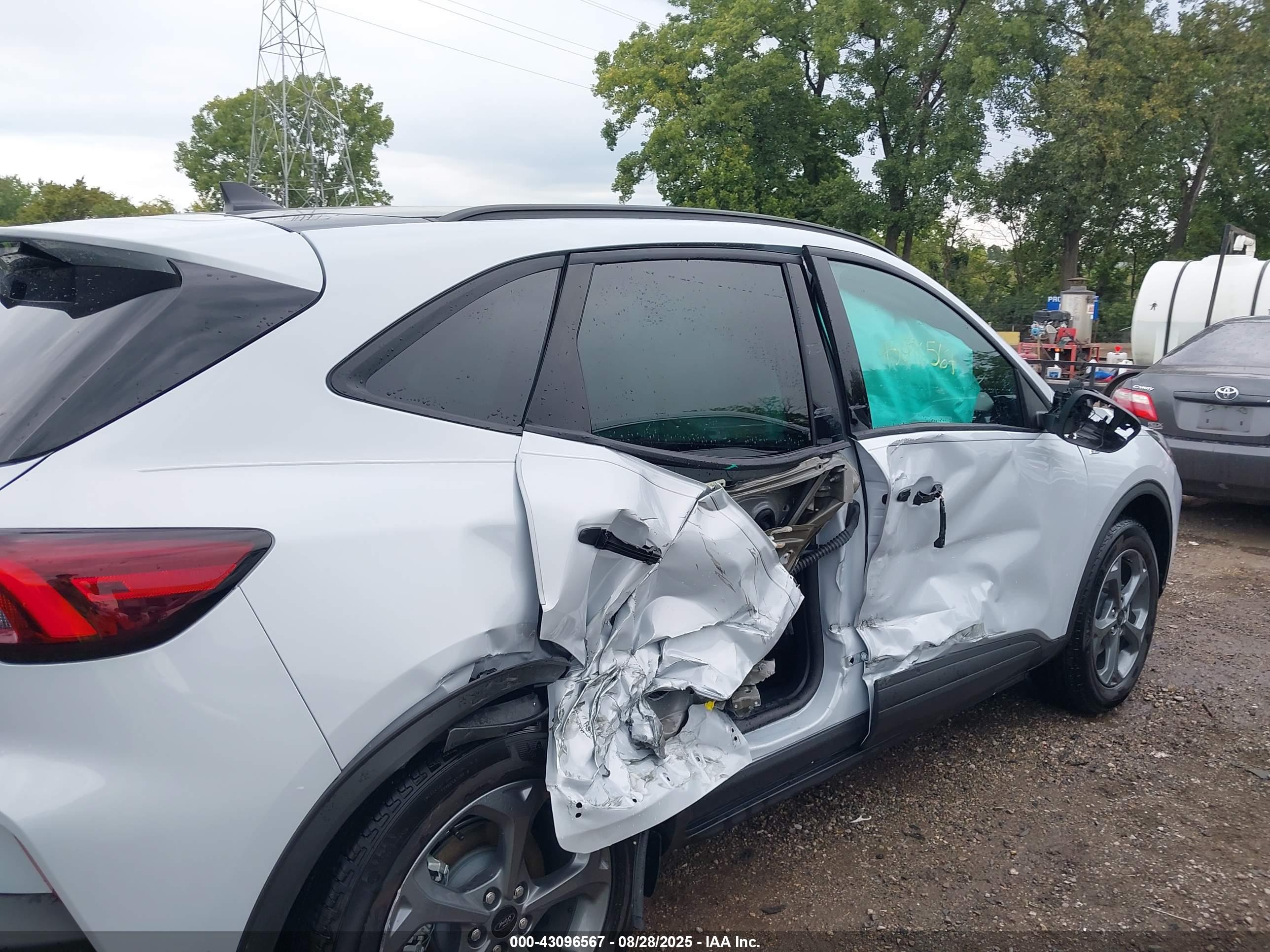 FORD ESCAPE image 6
