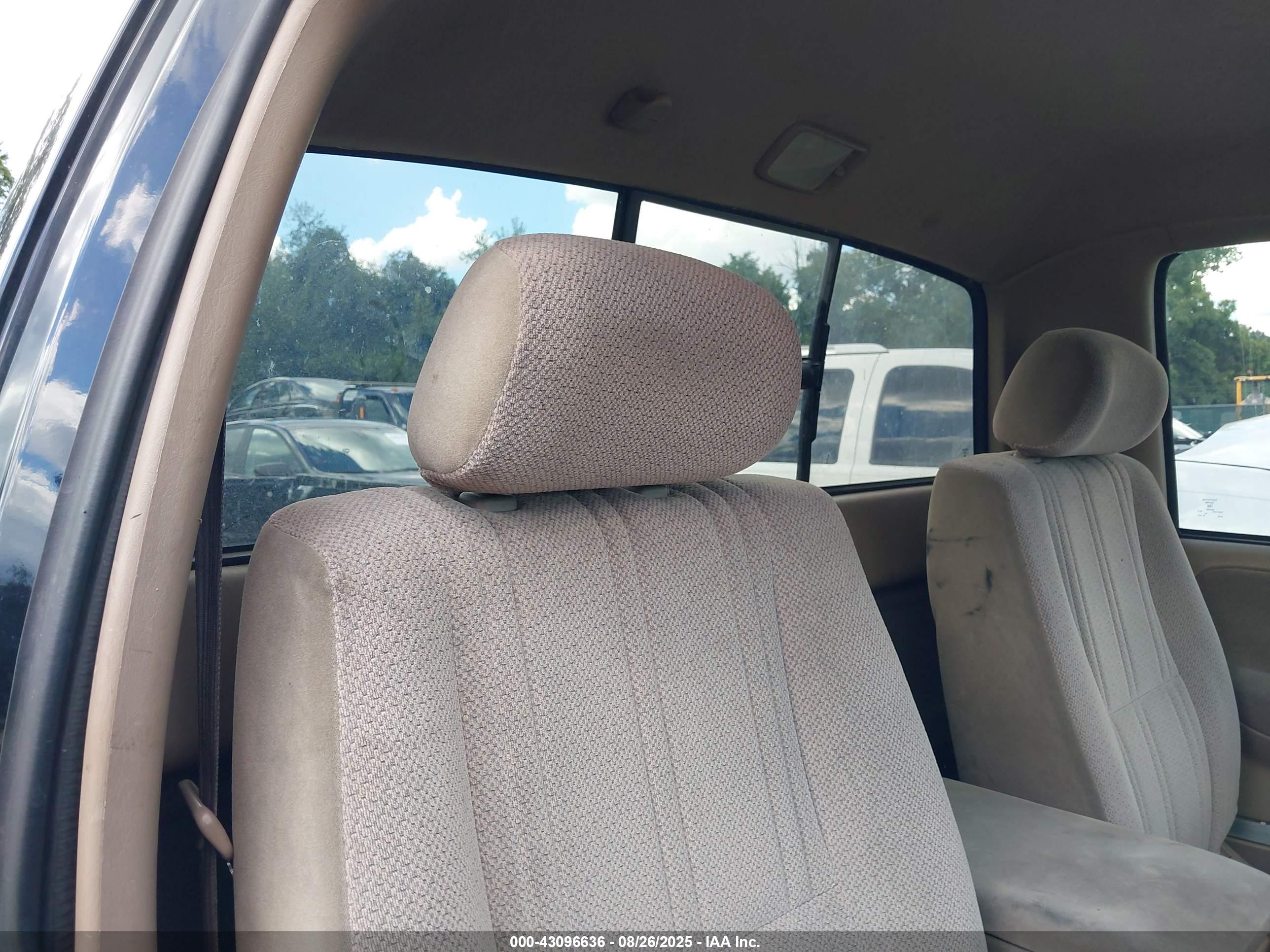 TOYOTA TUNDRA image 8