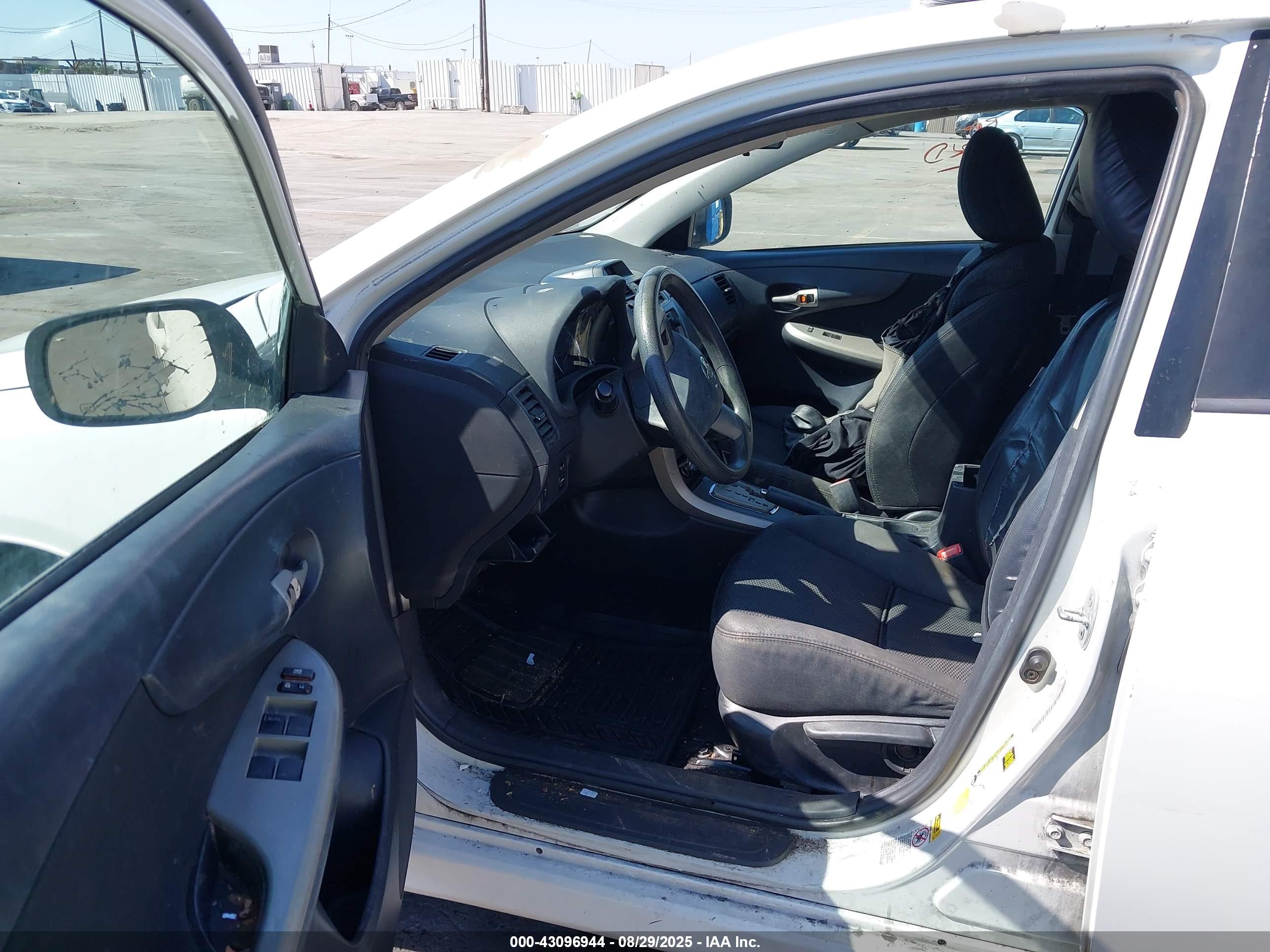 TOYOTA COROLLA image 5