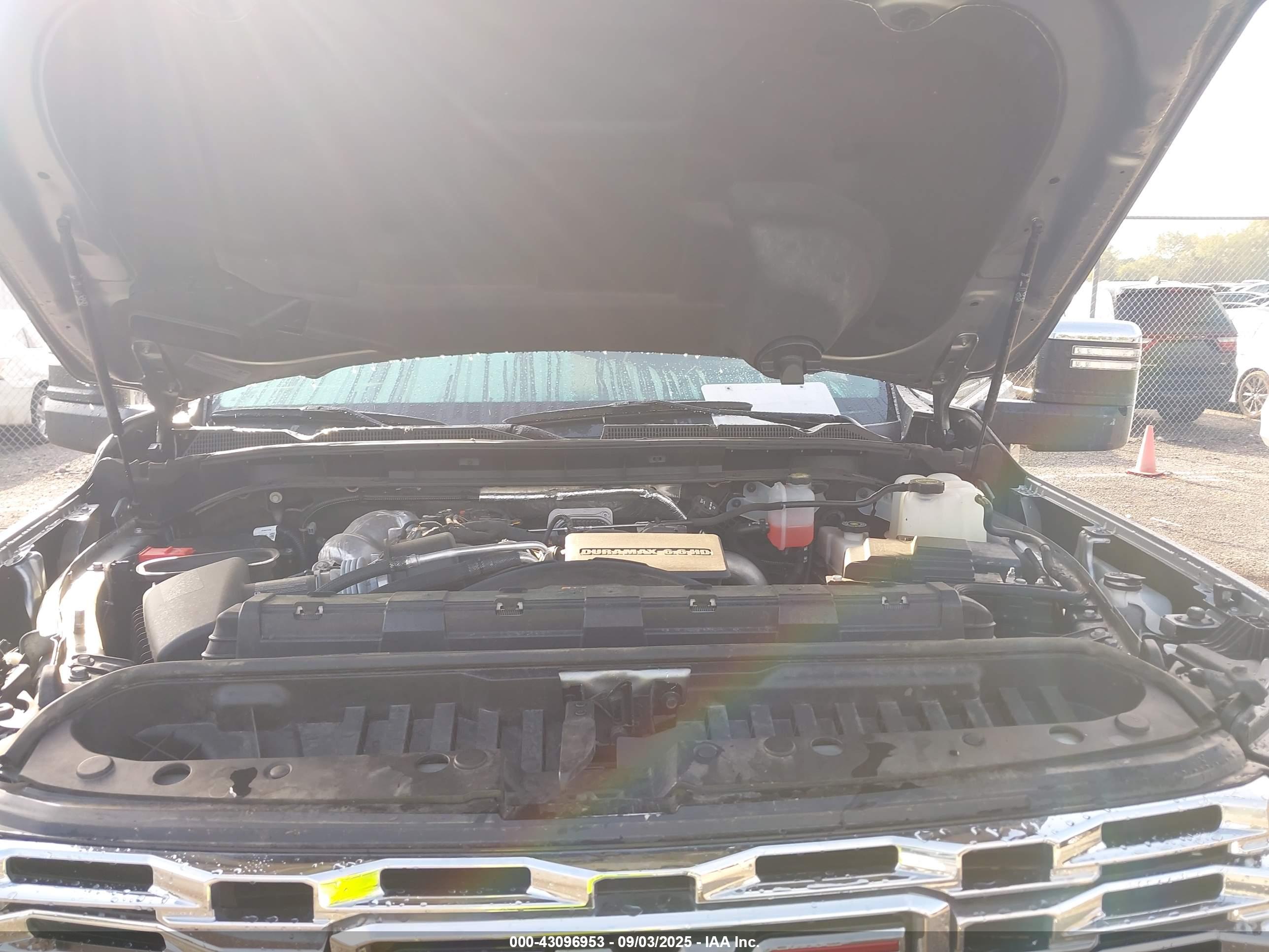 GMC SIERRA image 10