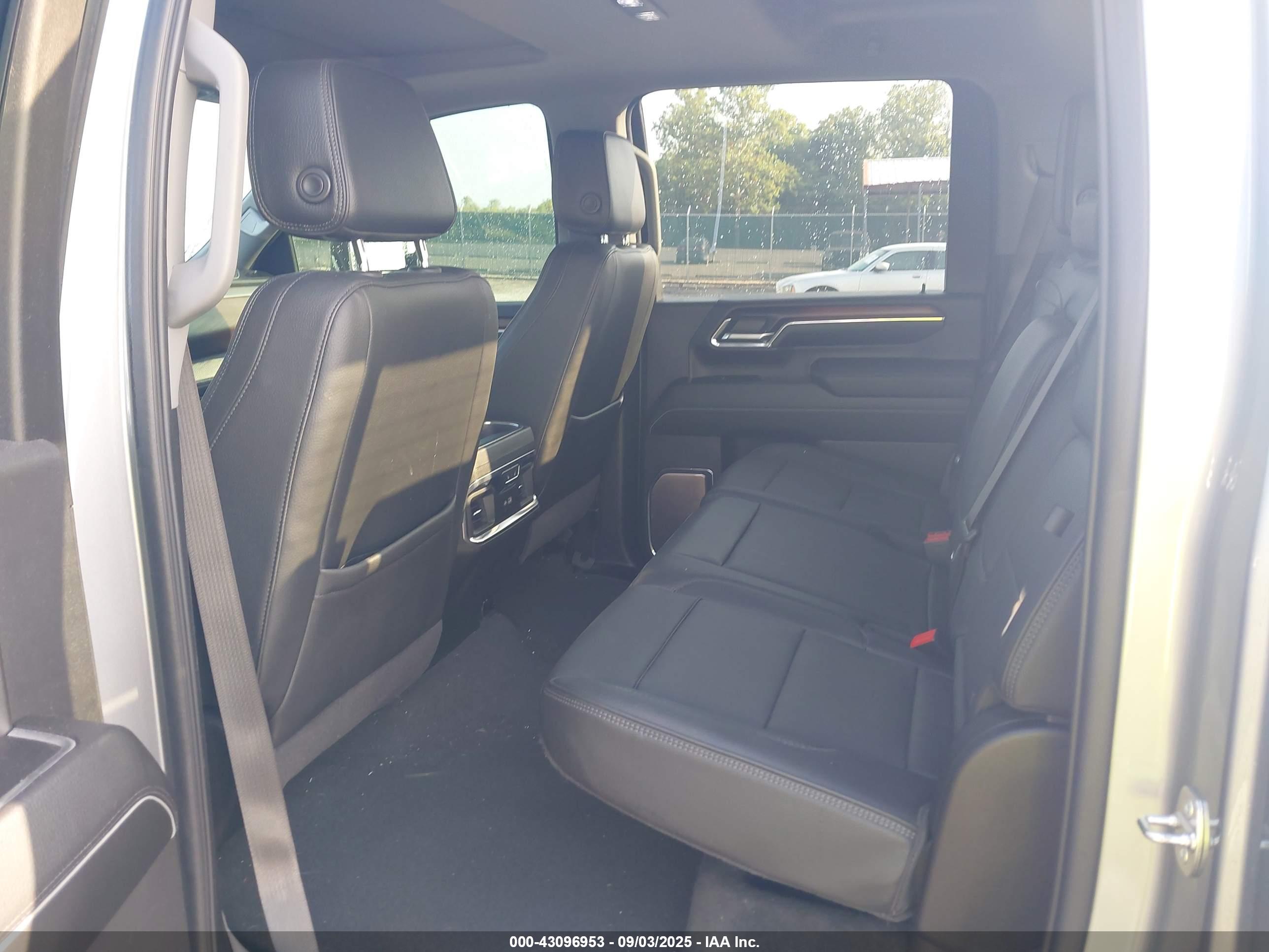 GMC SIERRA image 7
