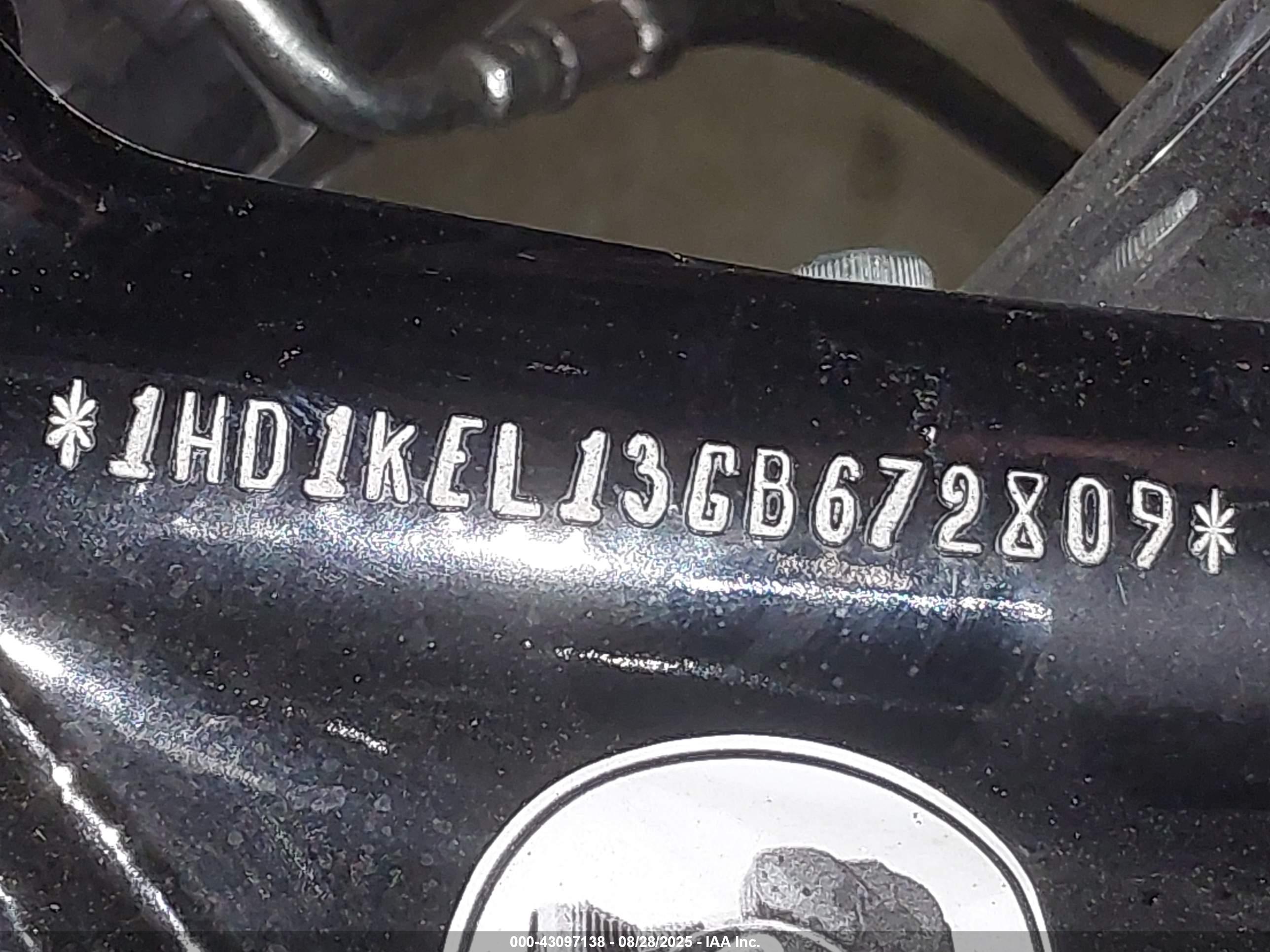 HARLEY-DAVIDSON FLHTK image 10