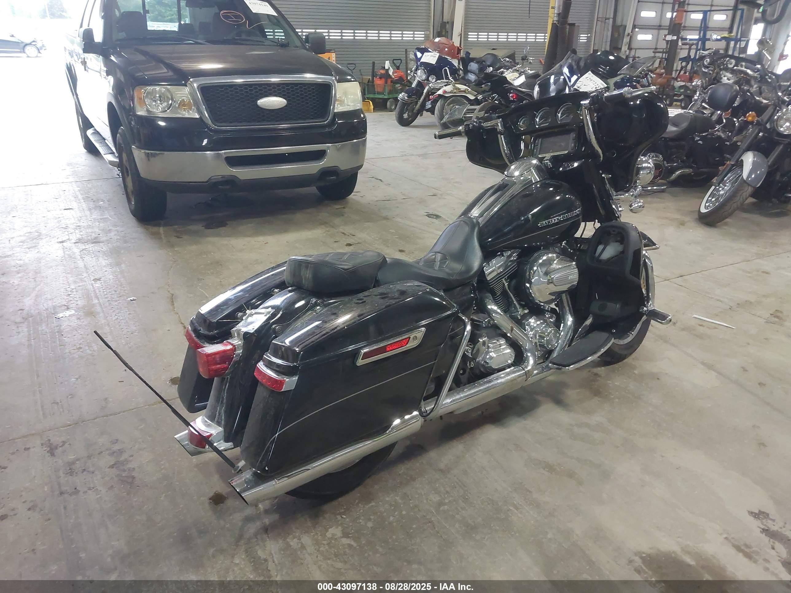 HARLEY-DAVIDSON FLHTK image 4