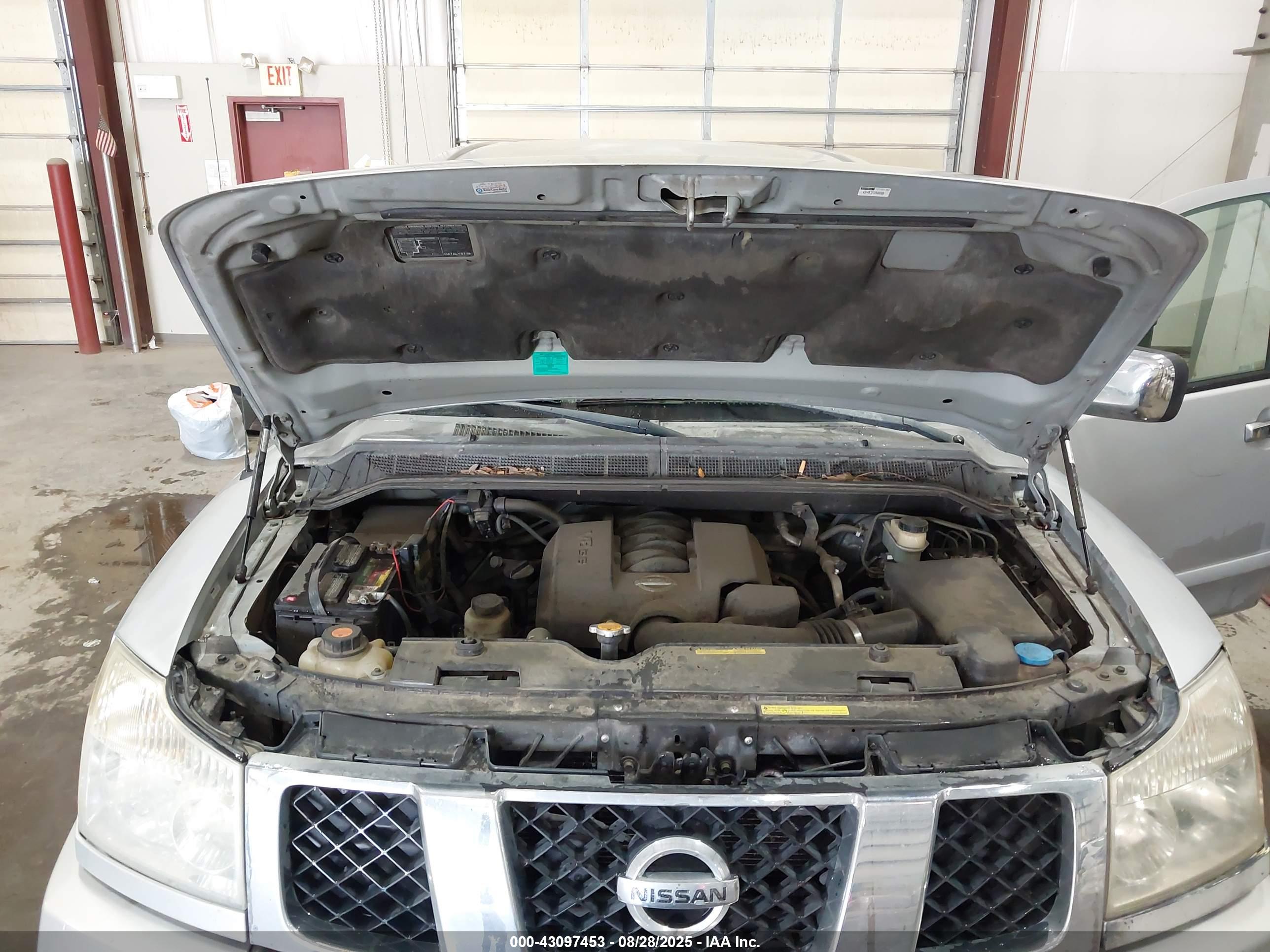 NISSAN TITAN image 10