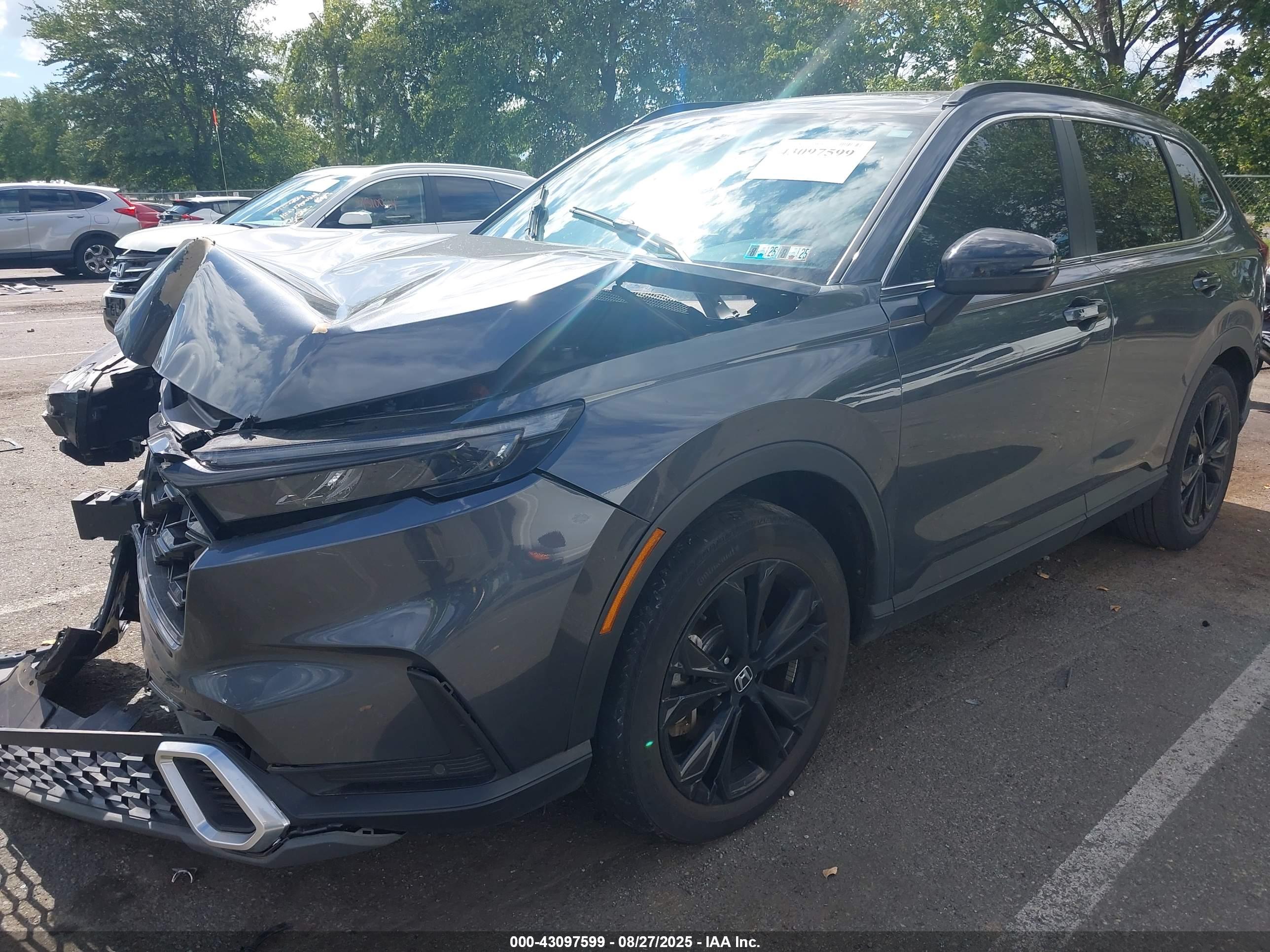 HONDA CR-V image 2