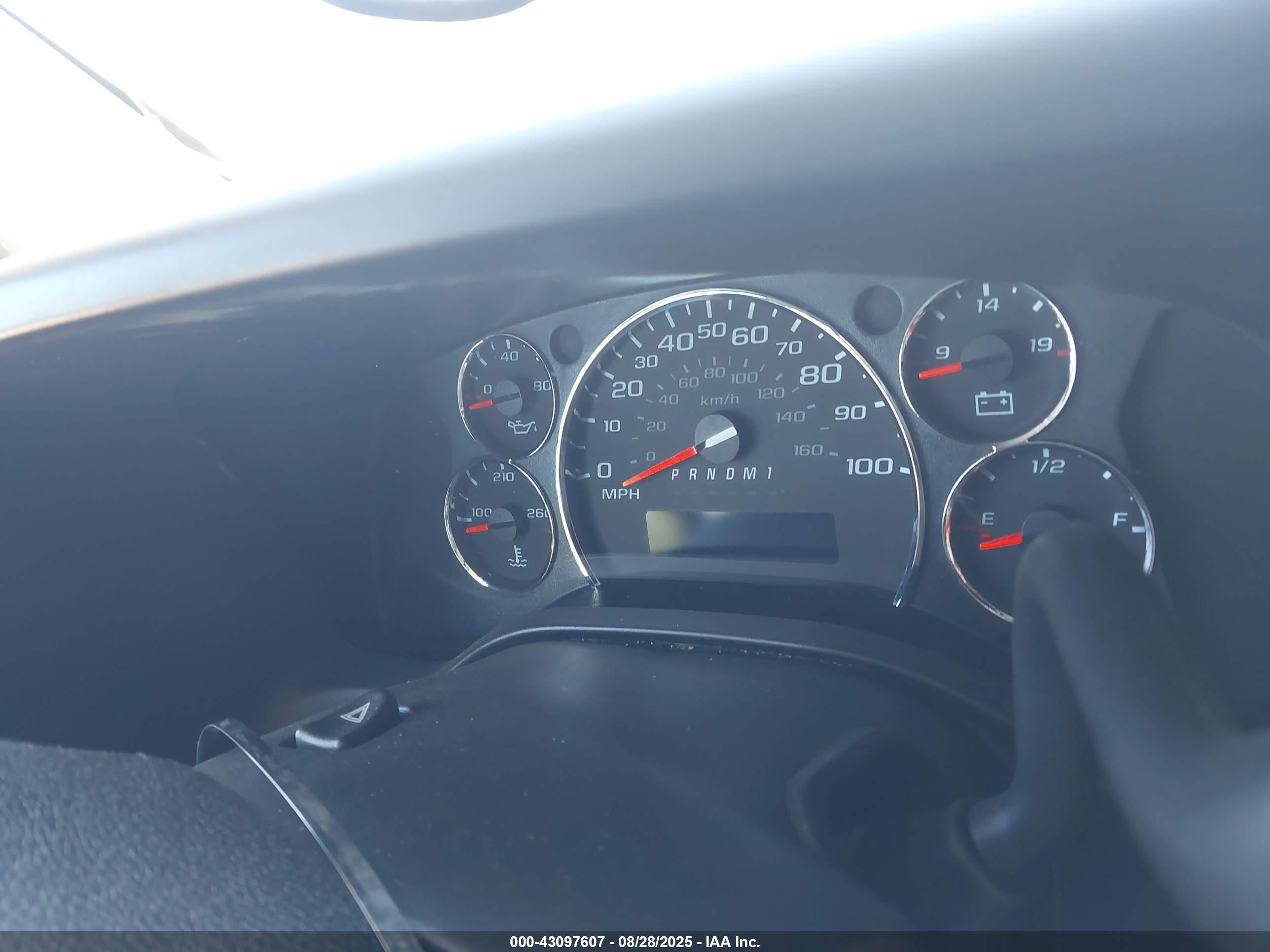 CHEVROLET EXPRESS image 7
