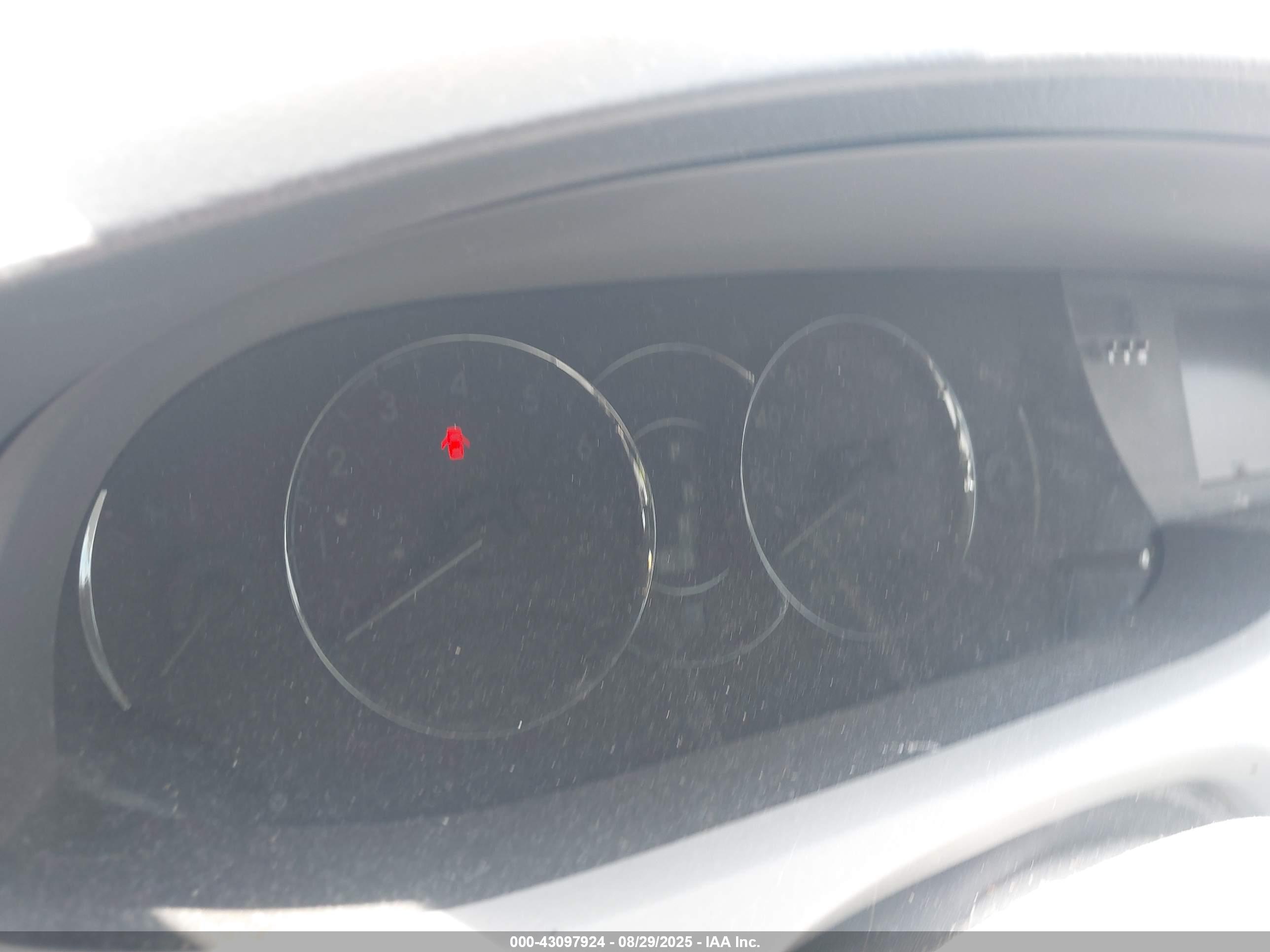 TOYOTA AVALON image 7