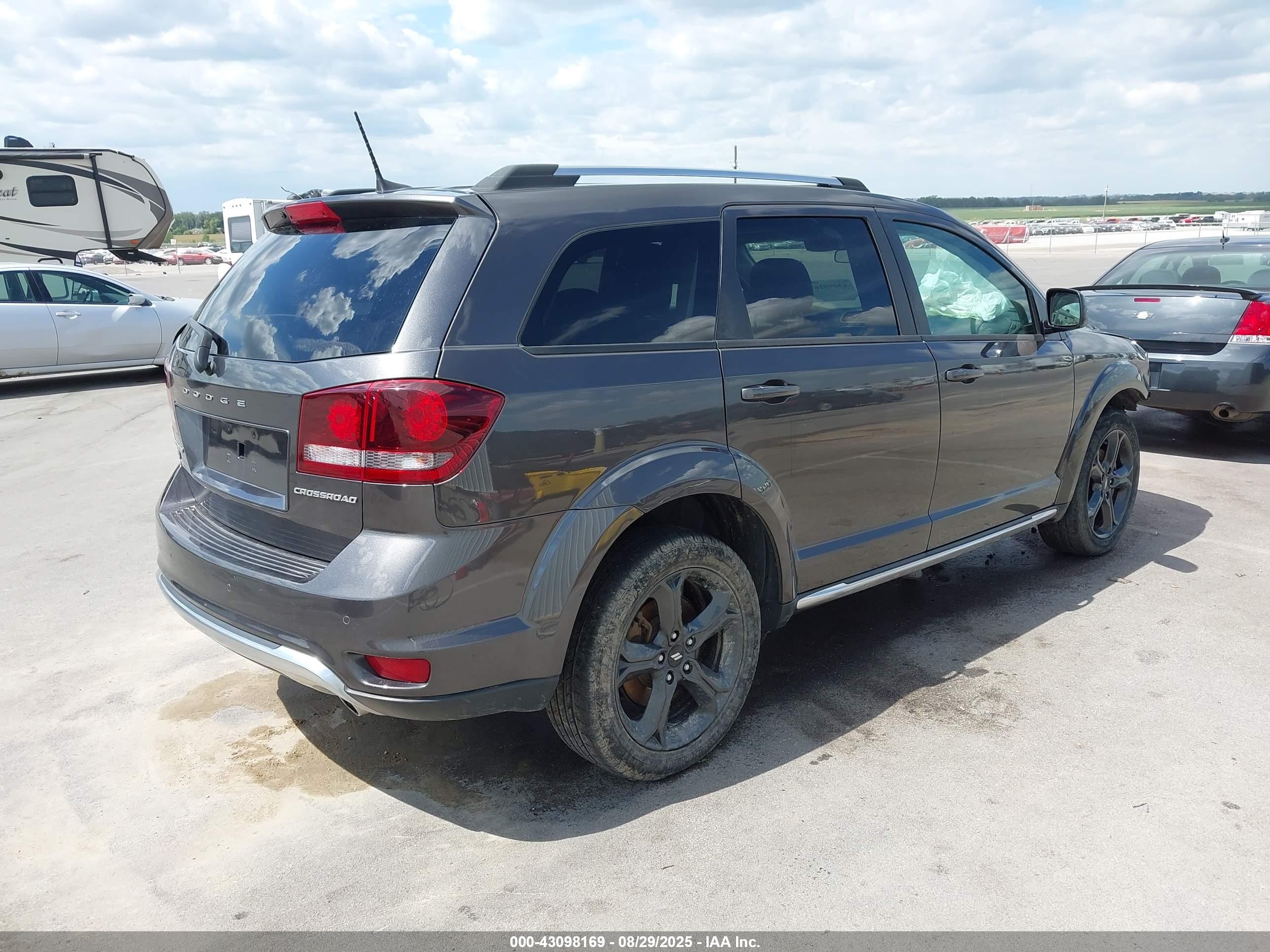 DODGE JOURNEY image 4
