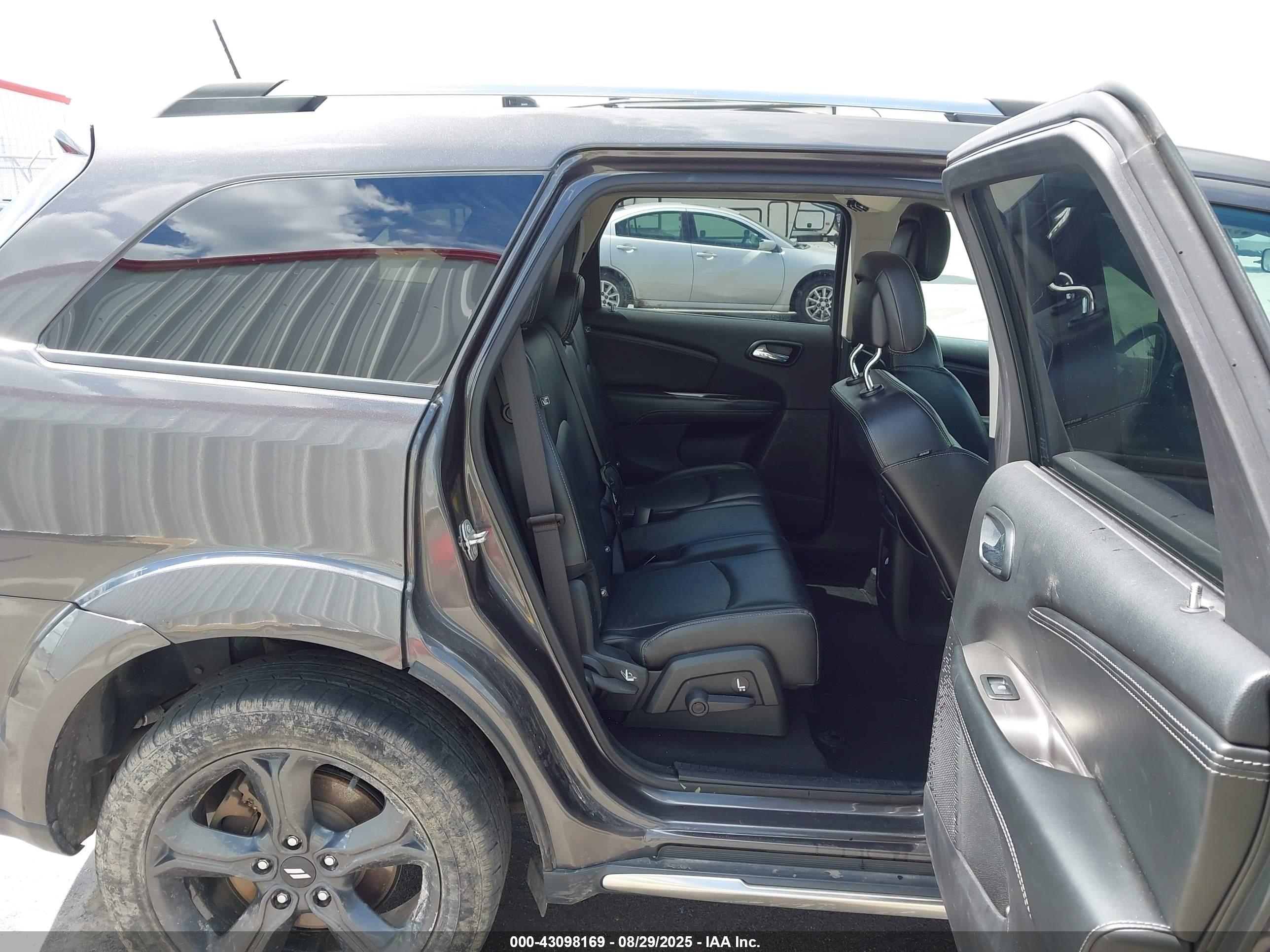 DODGE JOURNEY image 8