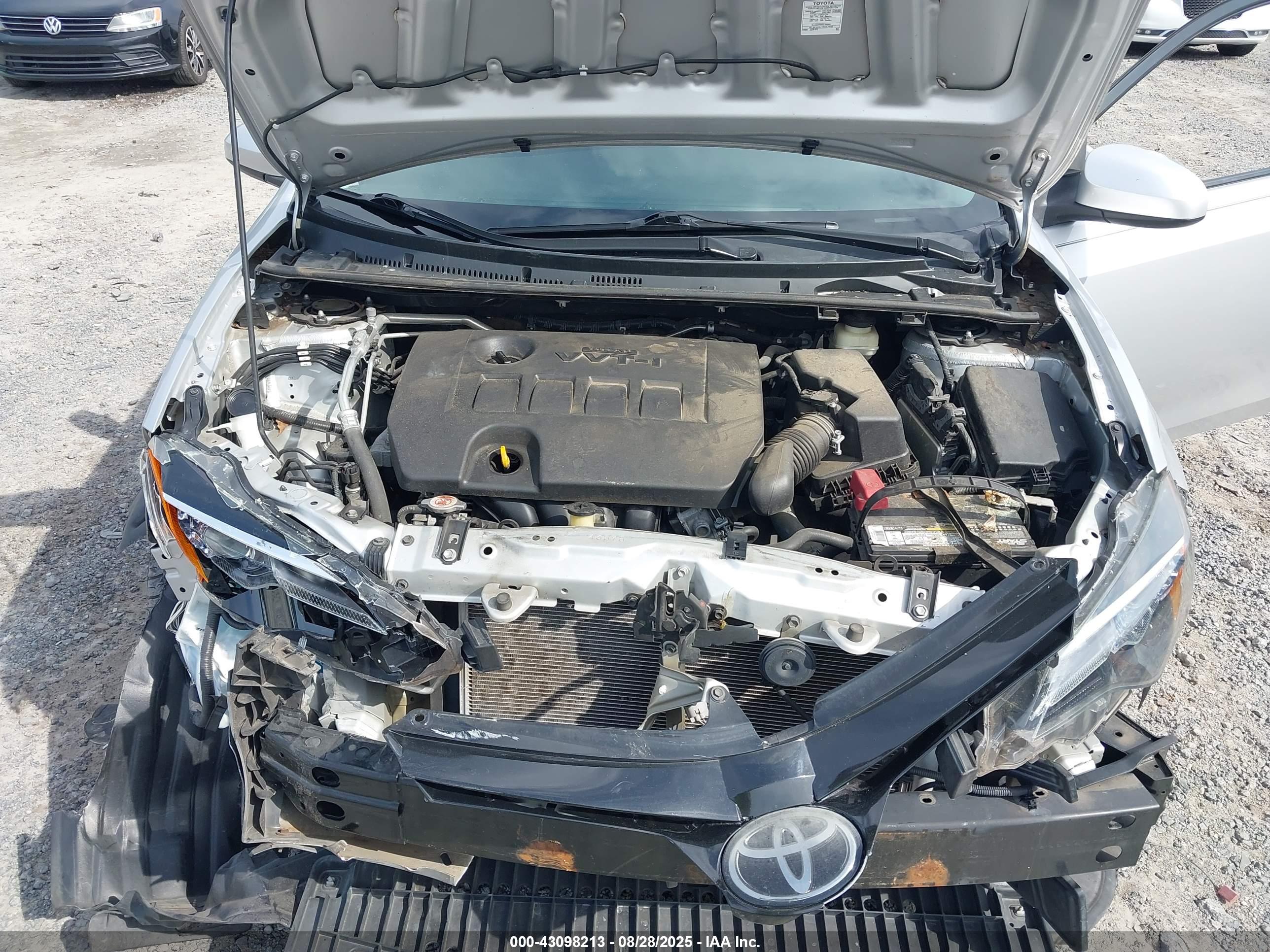 TOYOTA COROLLA image 10