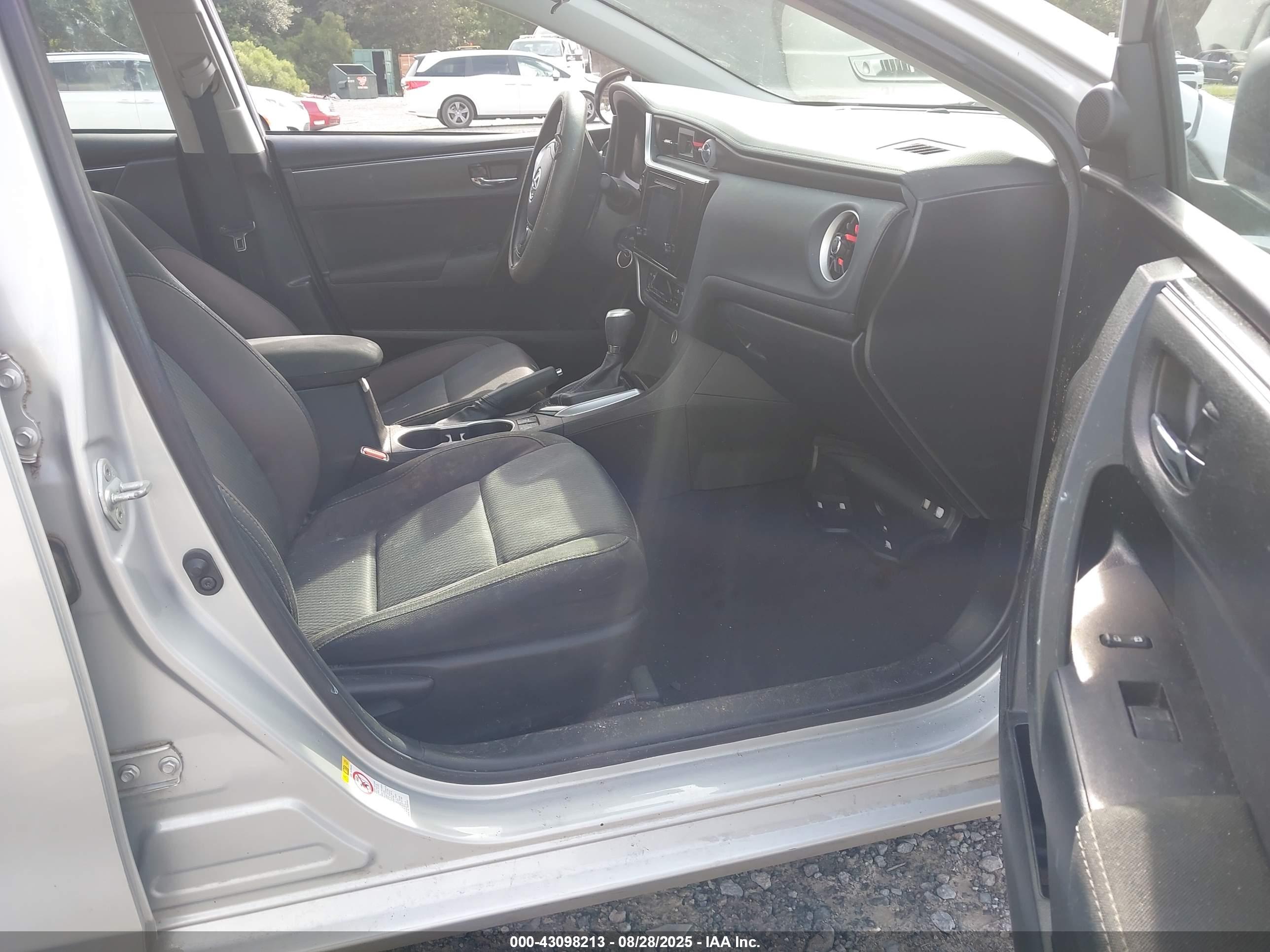 TOYOTA COROLLA image 5