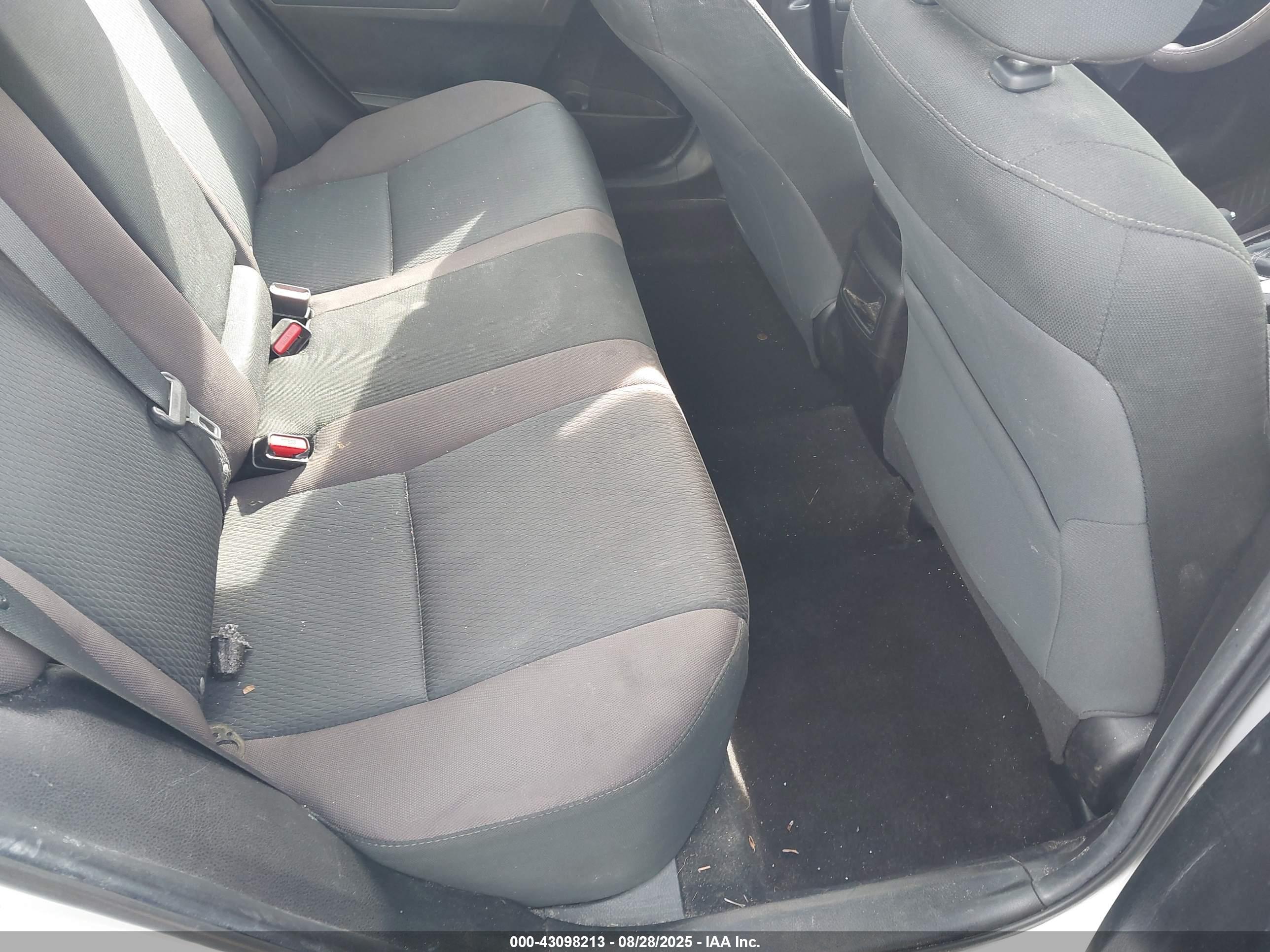 TOYOTA COROLLA image 8