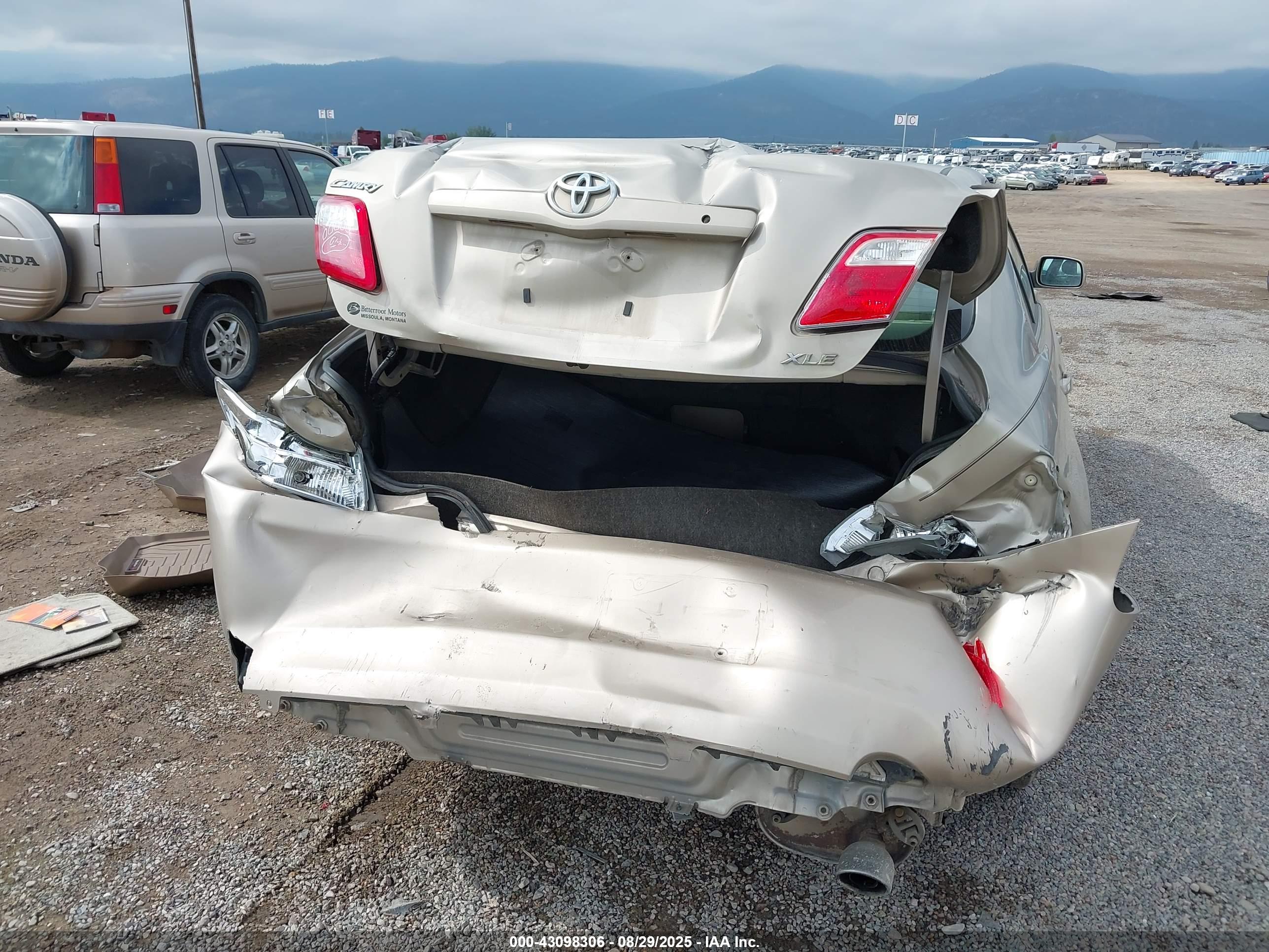 TOYOTA CAMRY image 6