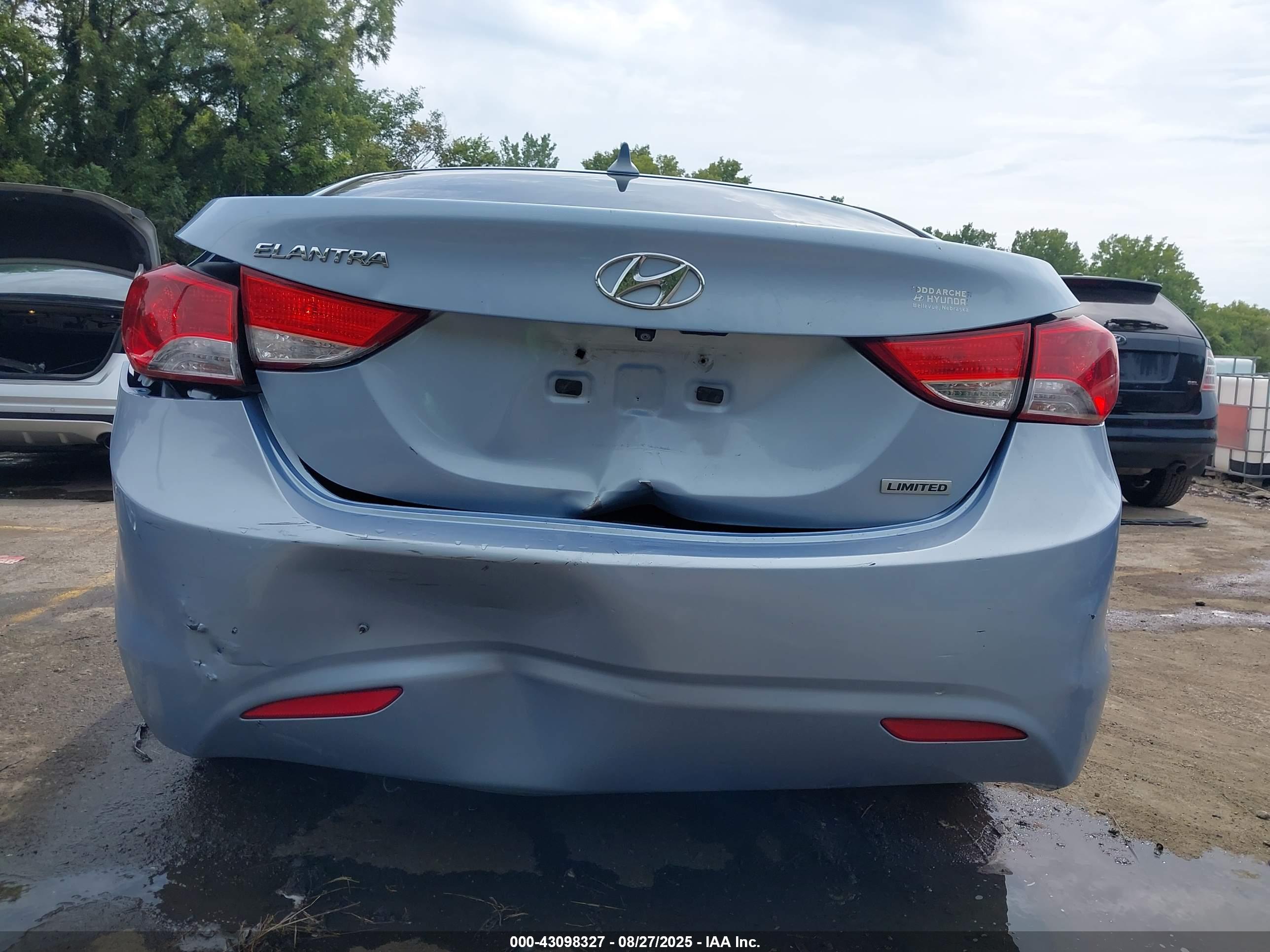 HYUNDAI ELANTRA image 6