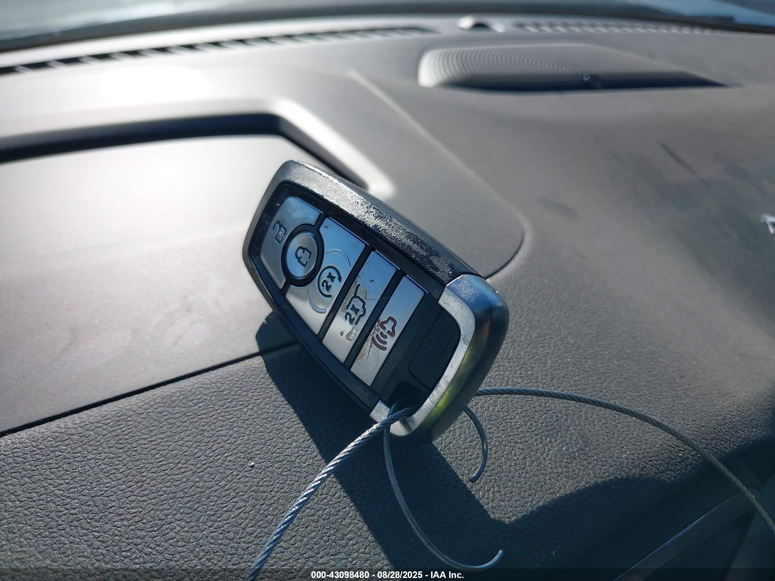 FORD ESCAPE image 11