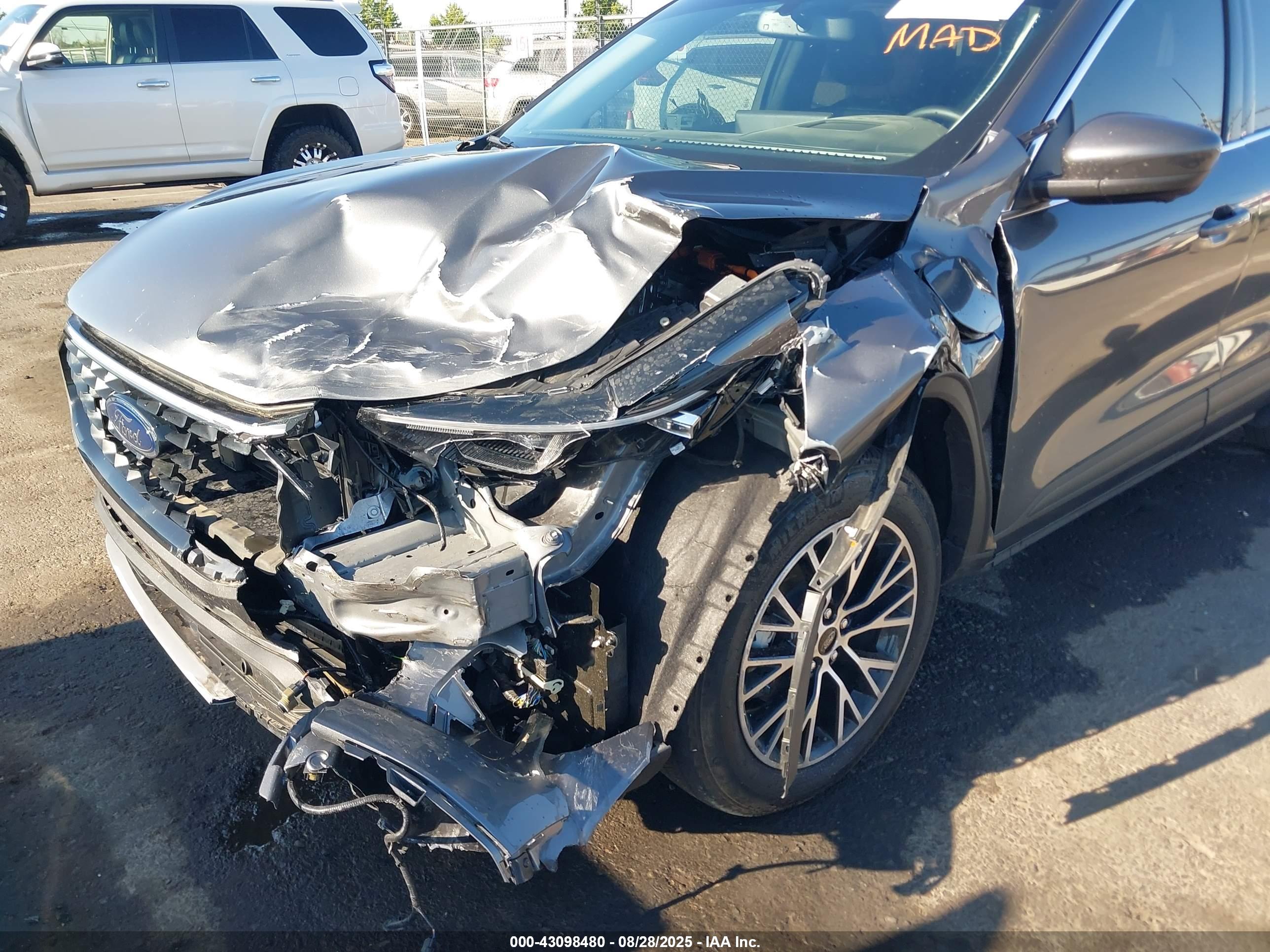 FORD ESCAPE image 6