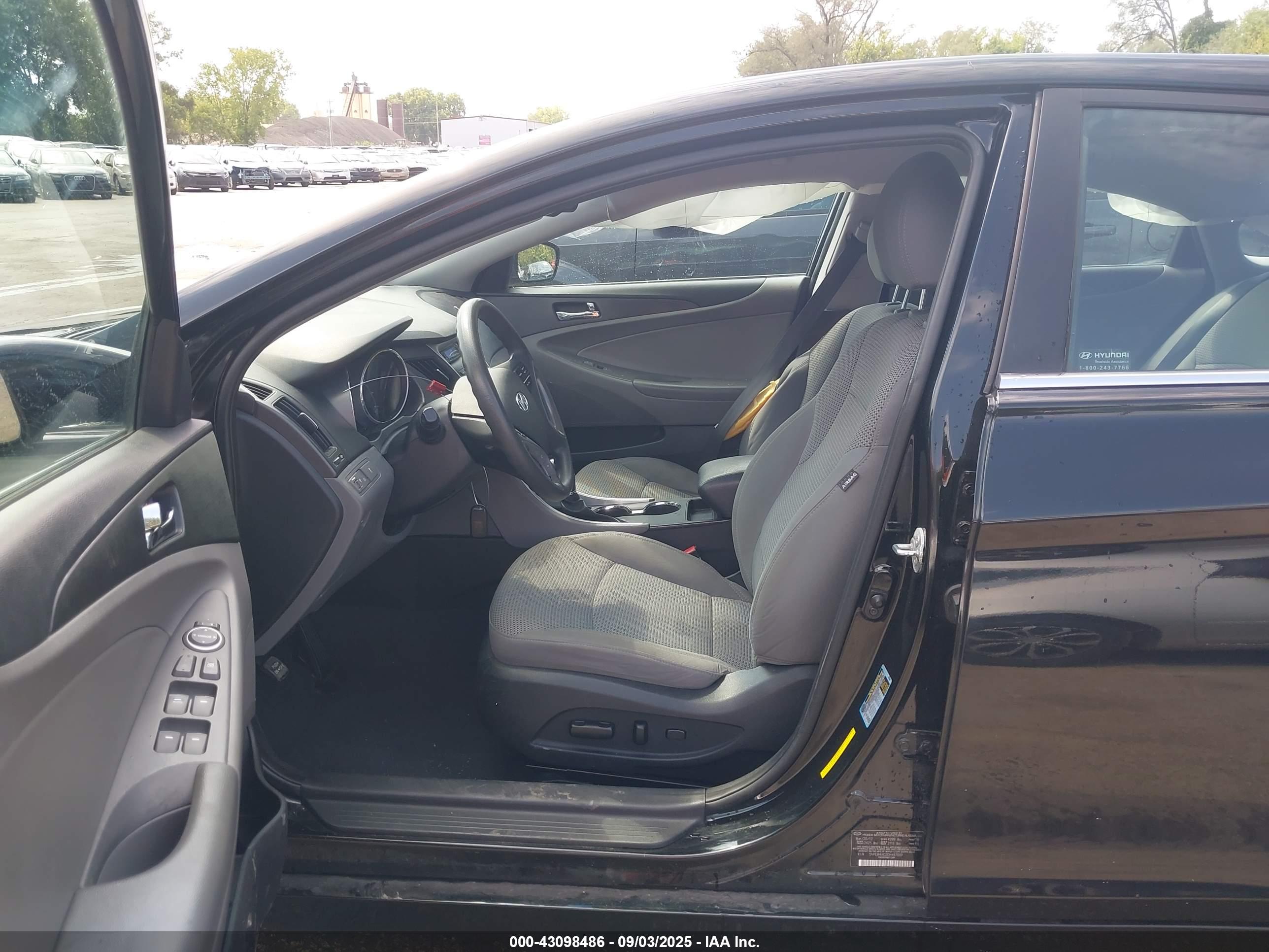 HYUNDAI SONATA image 5