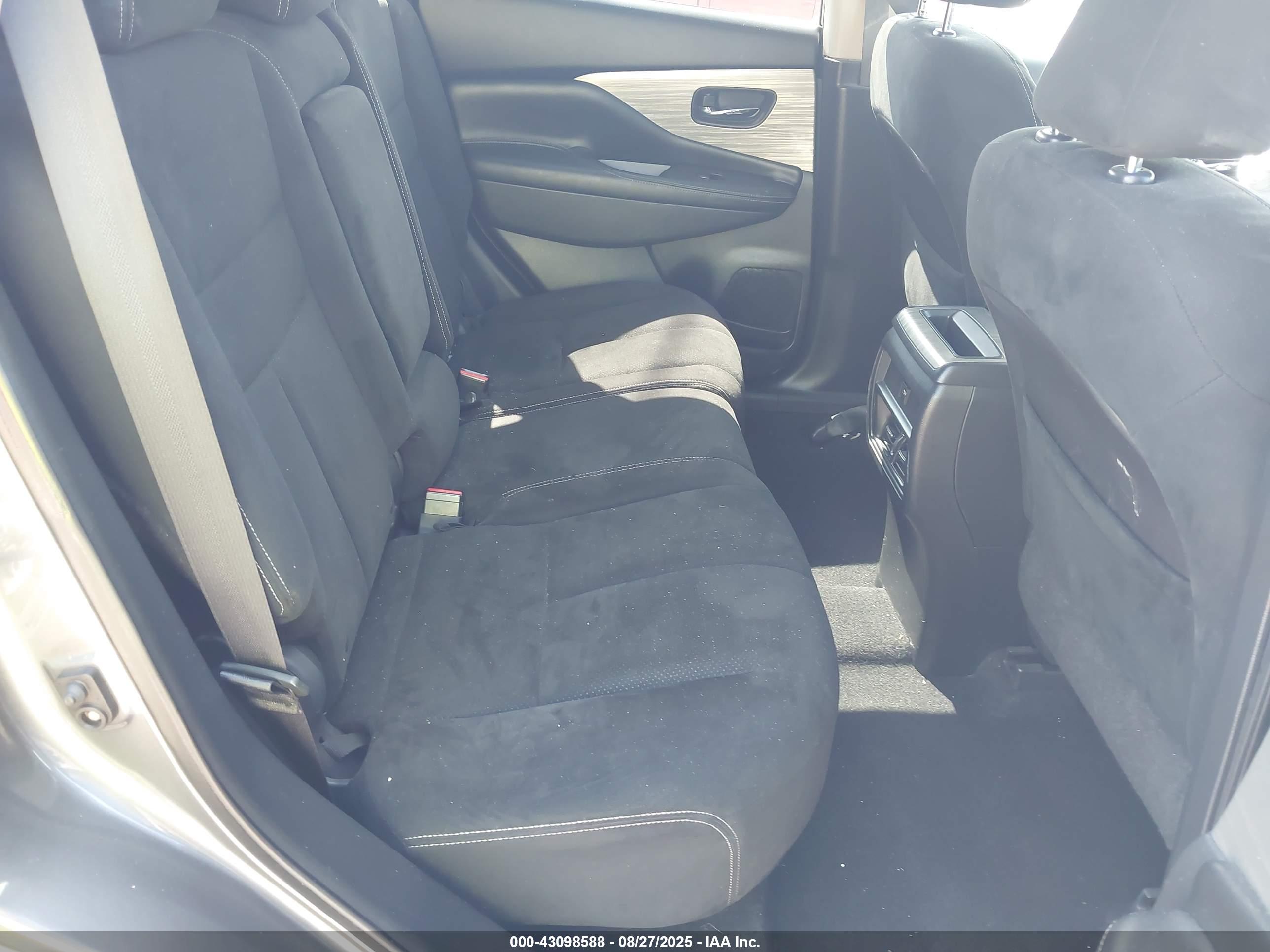 NISSAN MURANO image 8