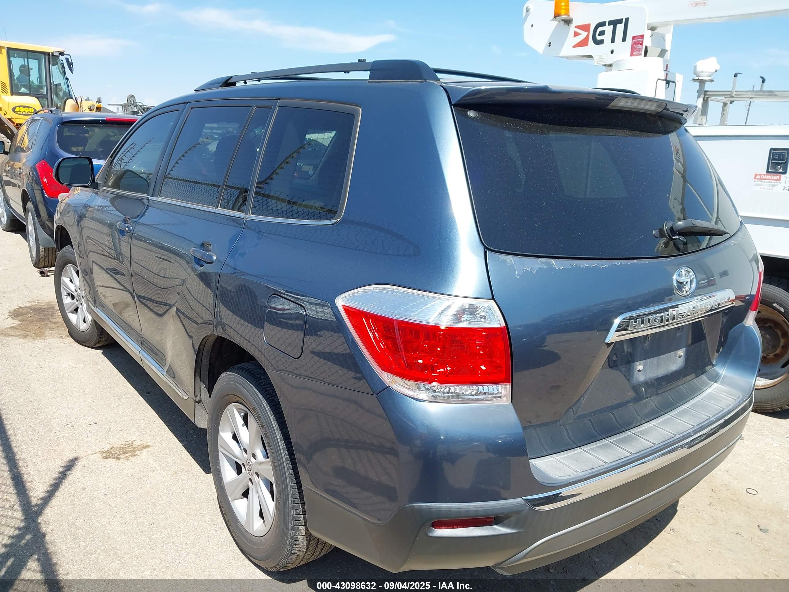 TOYOTA HIGHLANDER image 3