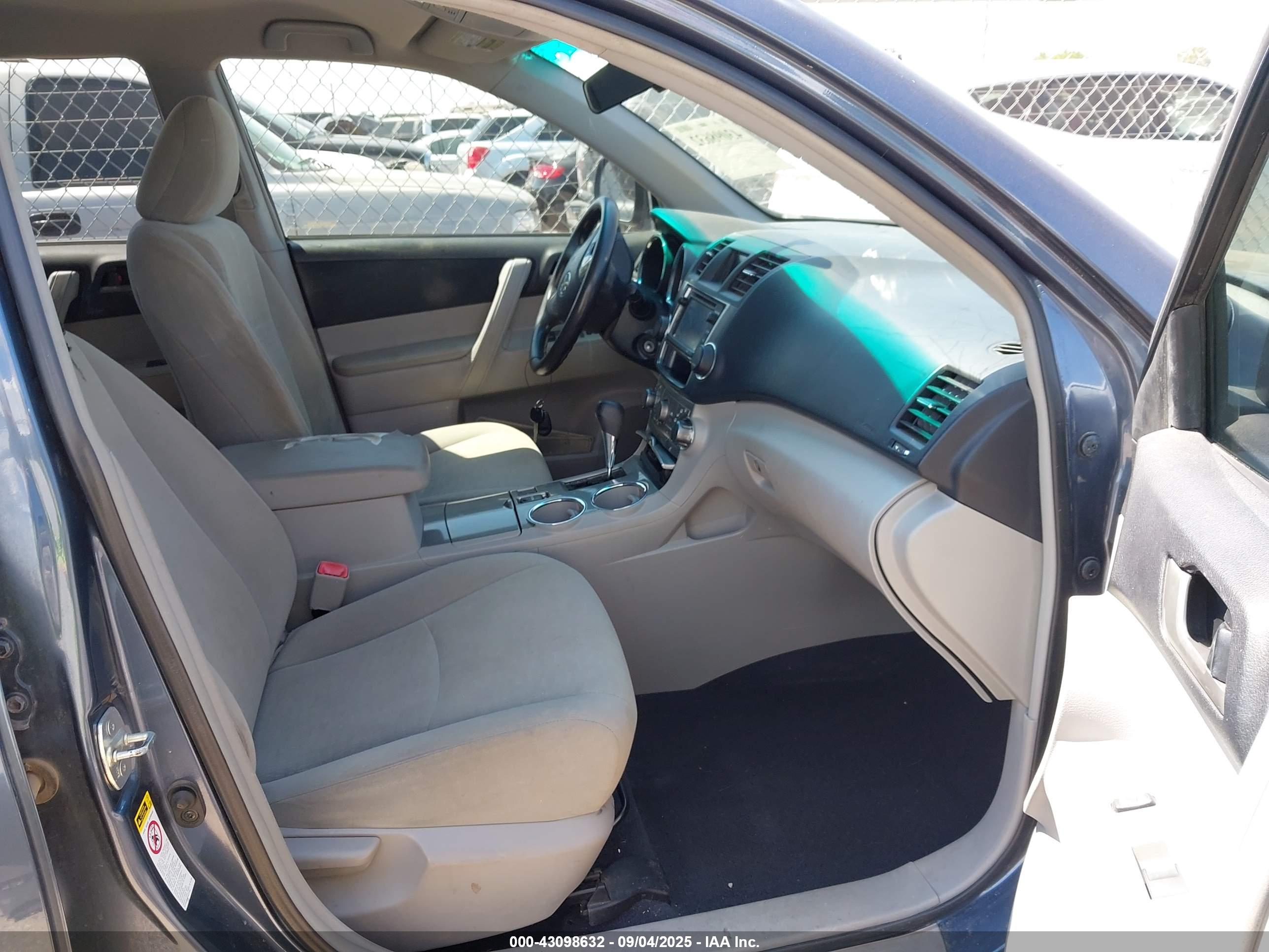 TOYOTA HIGHLANDER image 5