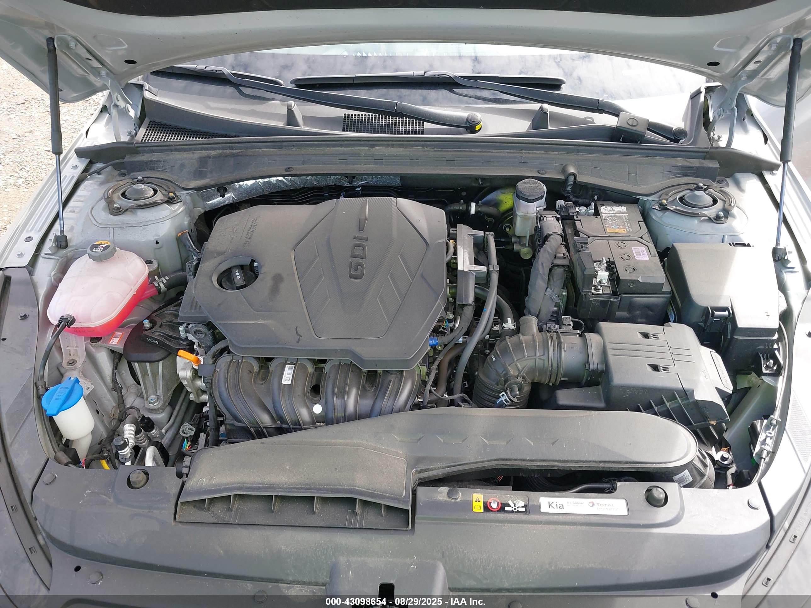 KIA K5 image 10