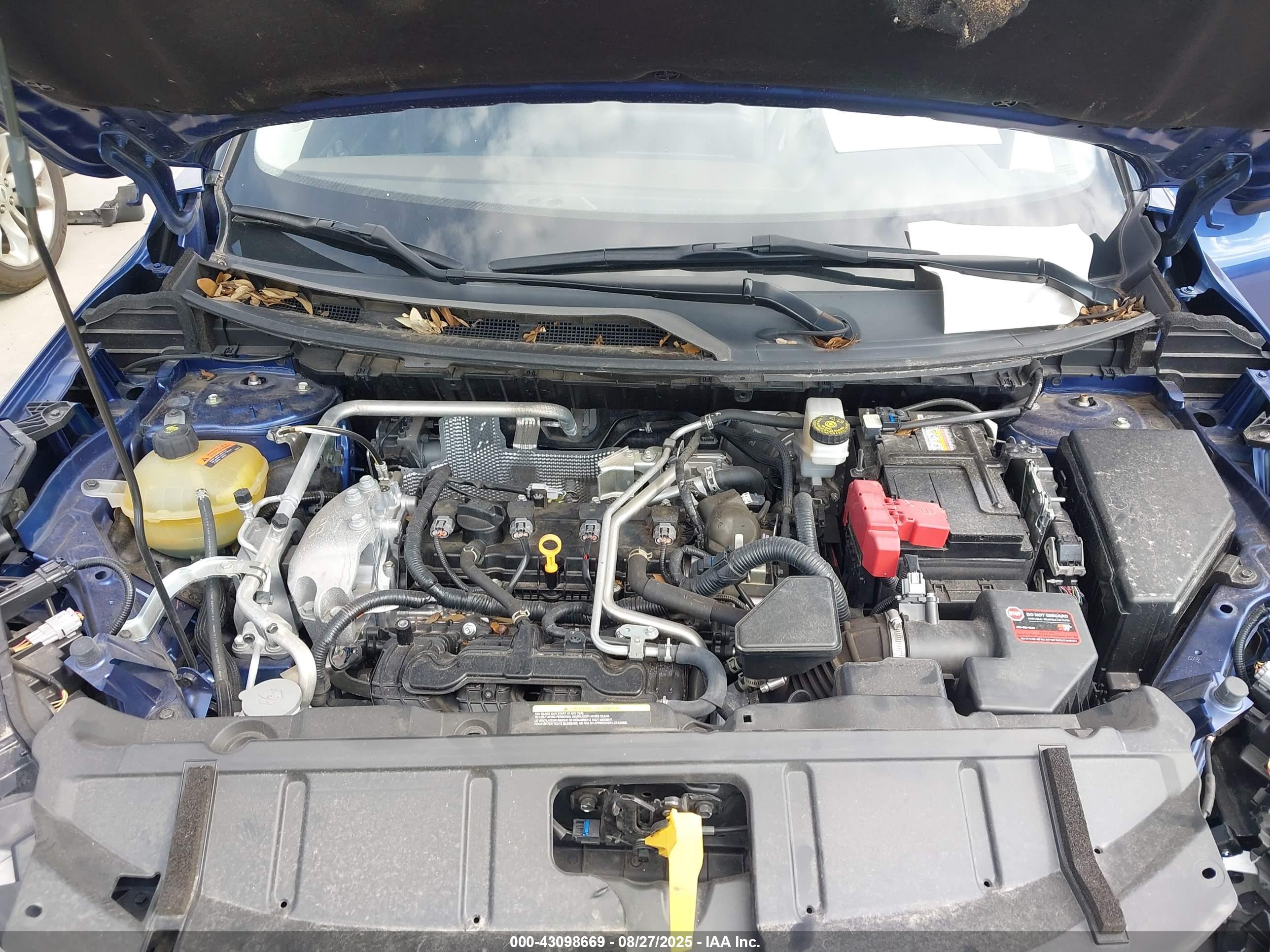 NISSAN ROGUE image 10