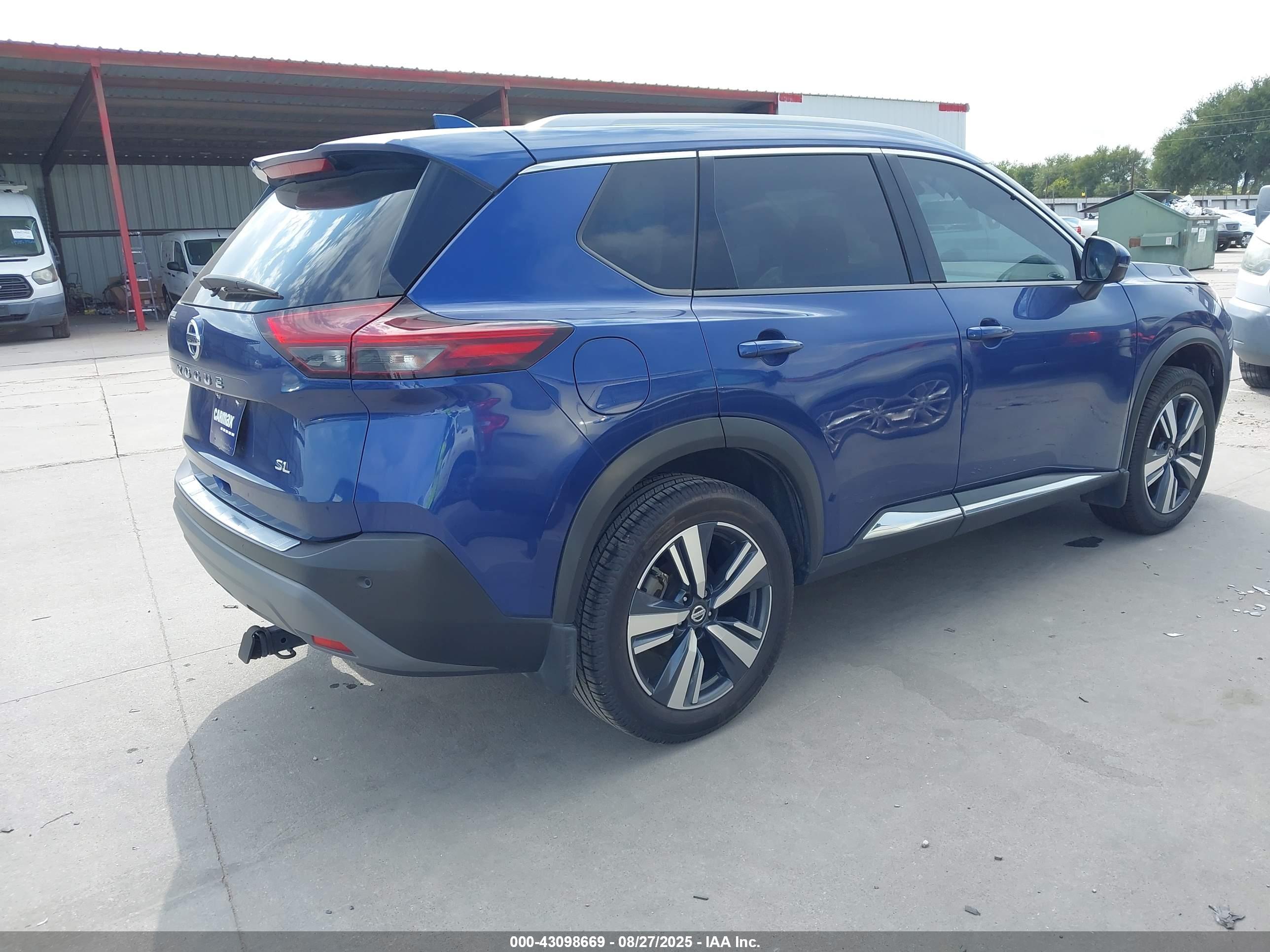 NISSAN ROGUE image 4