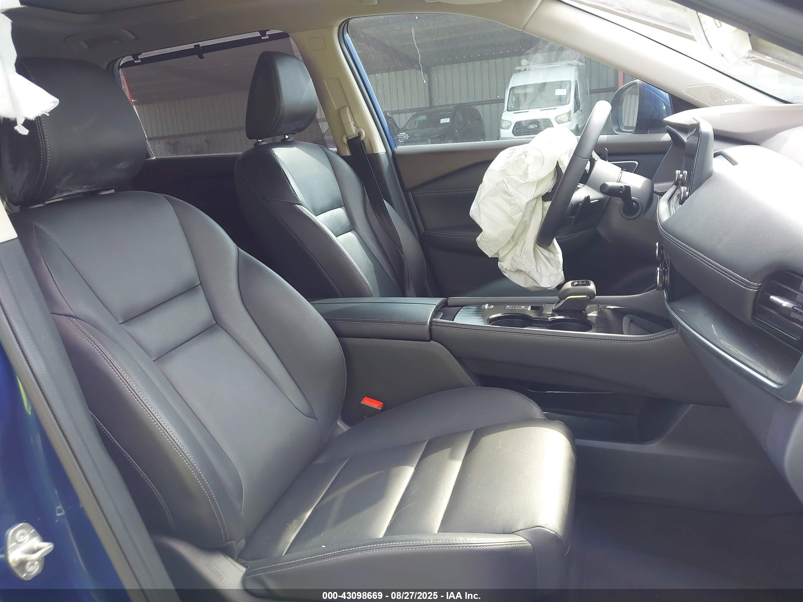 NISSAN ROGUE image 5