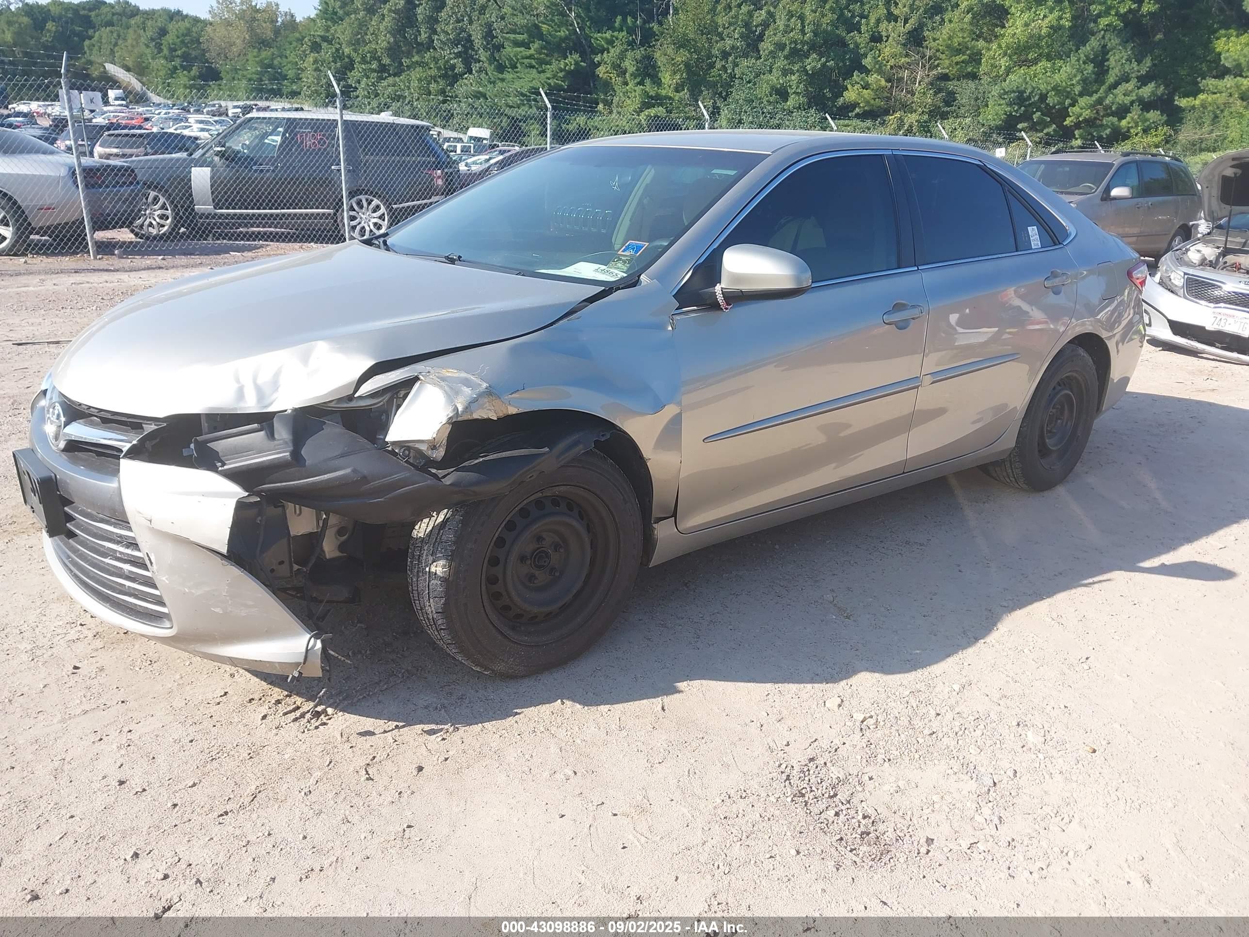 TOYOTA CAMRY image 2