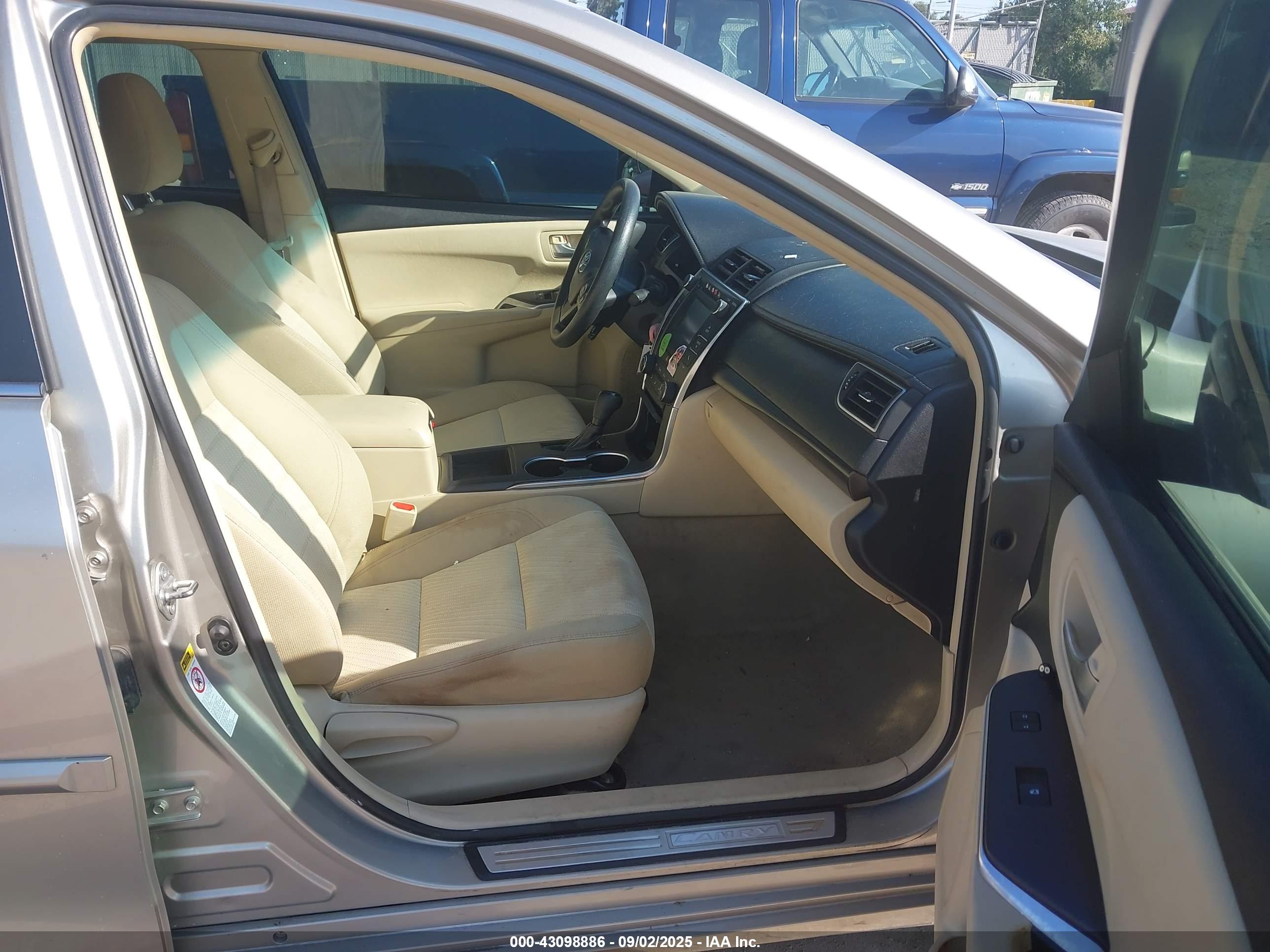 TOYOTA CAMRY image 5
