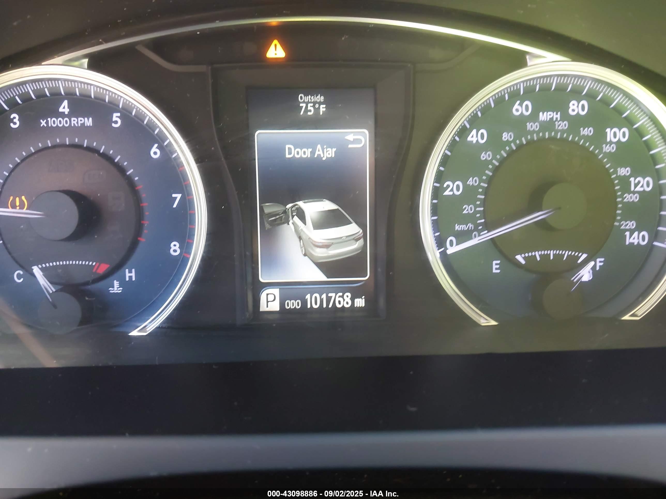 TOYOTA CAMRY image 7
