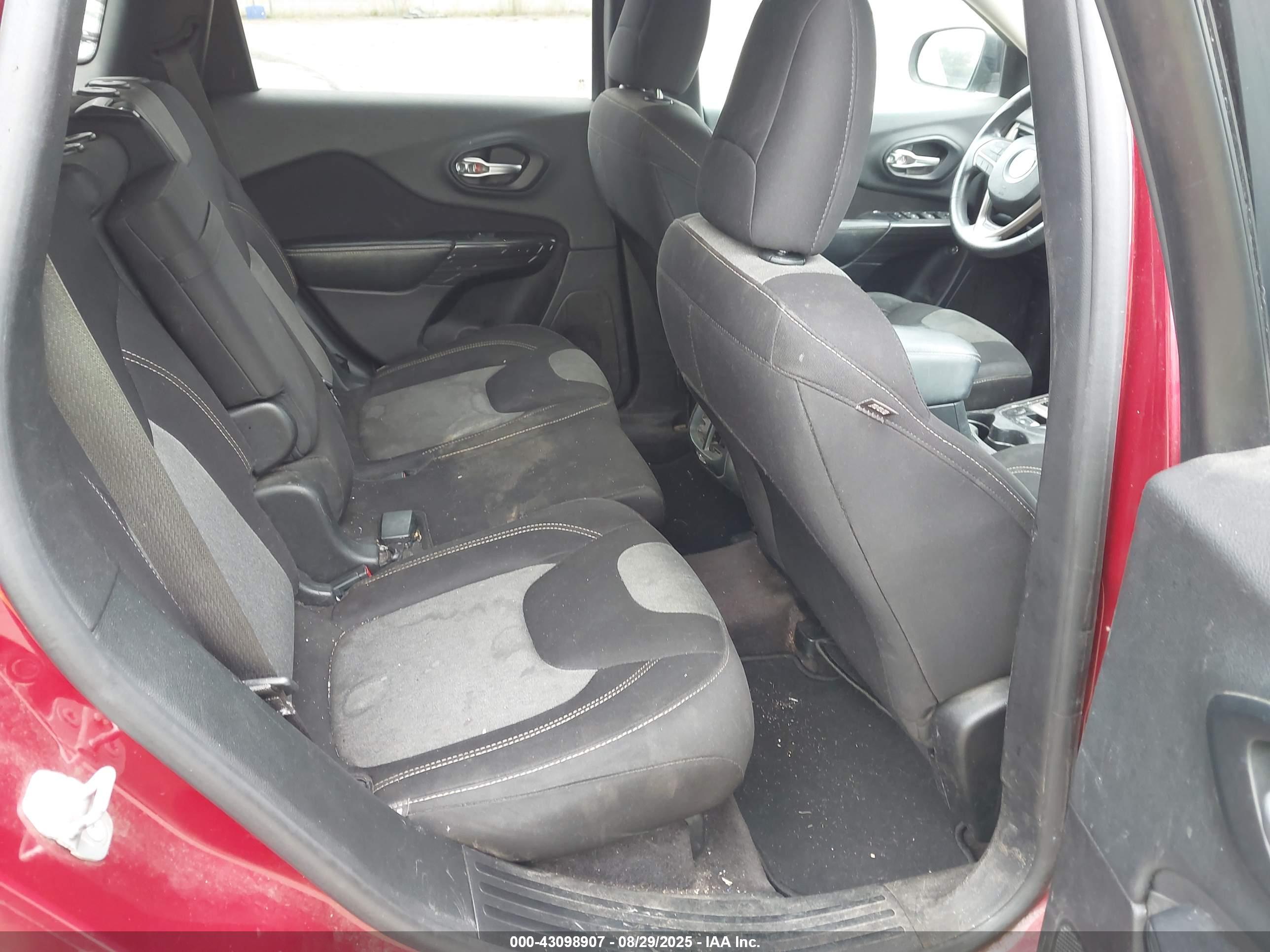 JEEP CHEROKEE image 8